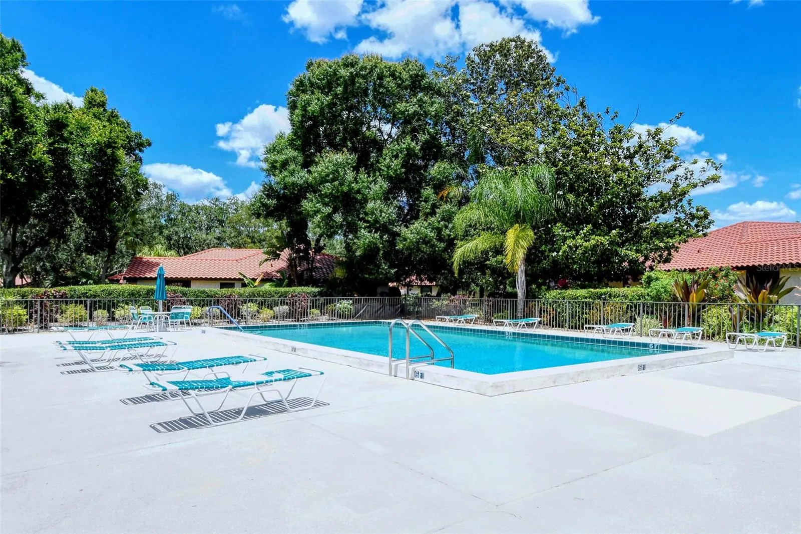 7320 GOLF POINTE CIR