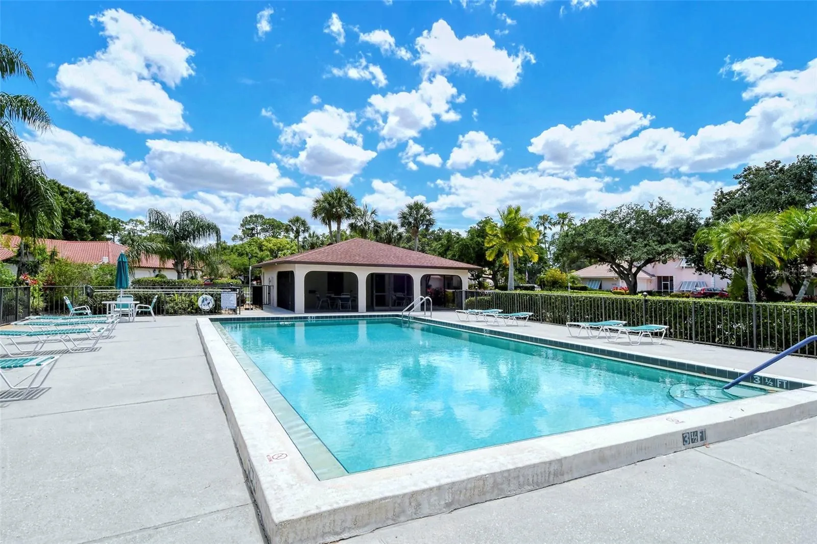 7320 GOLF POINTE CIR