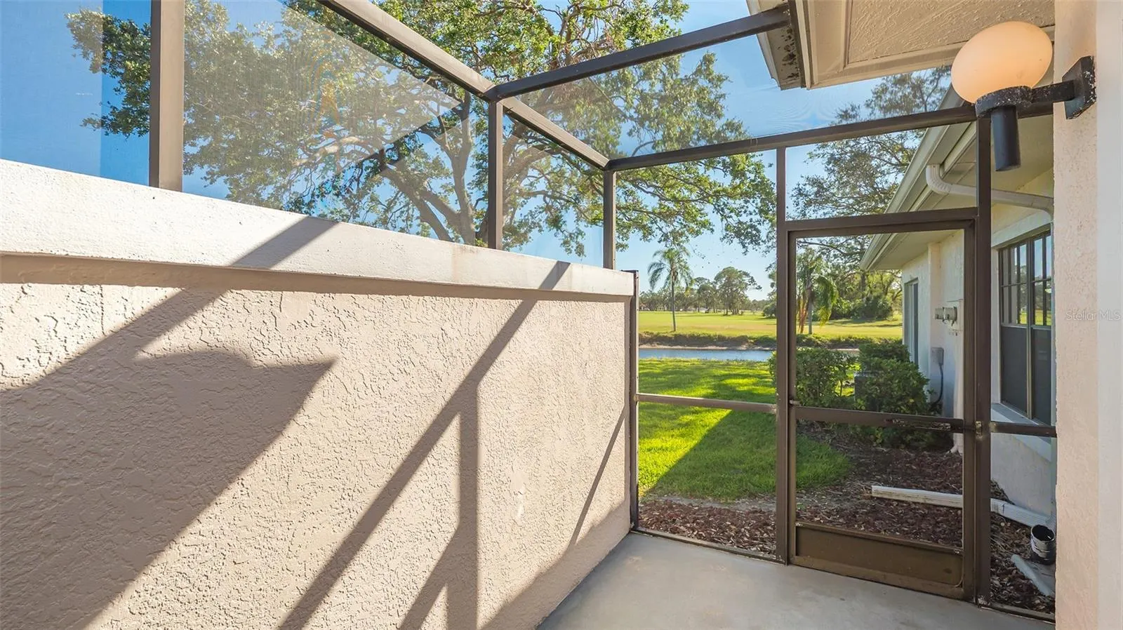 7320 GOLF POINTE CIR