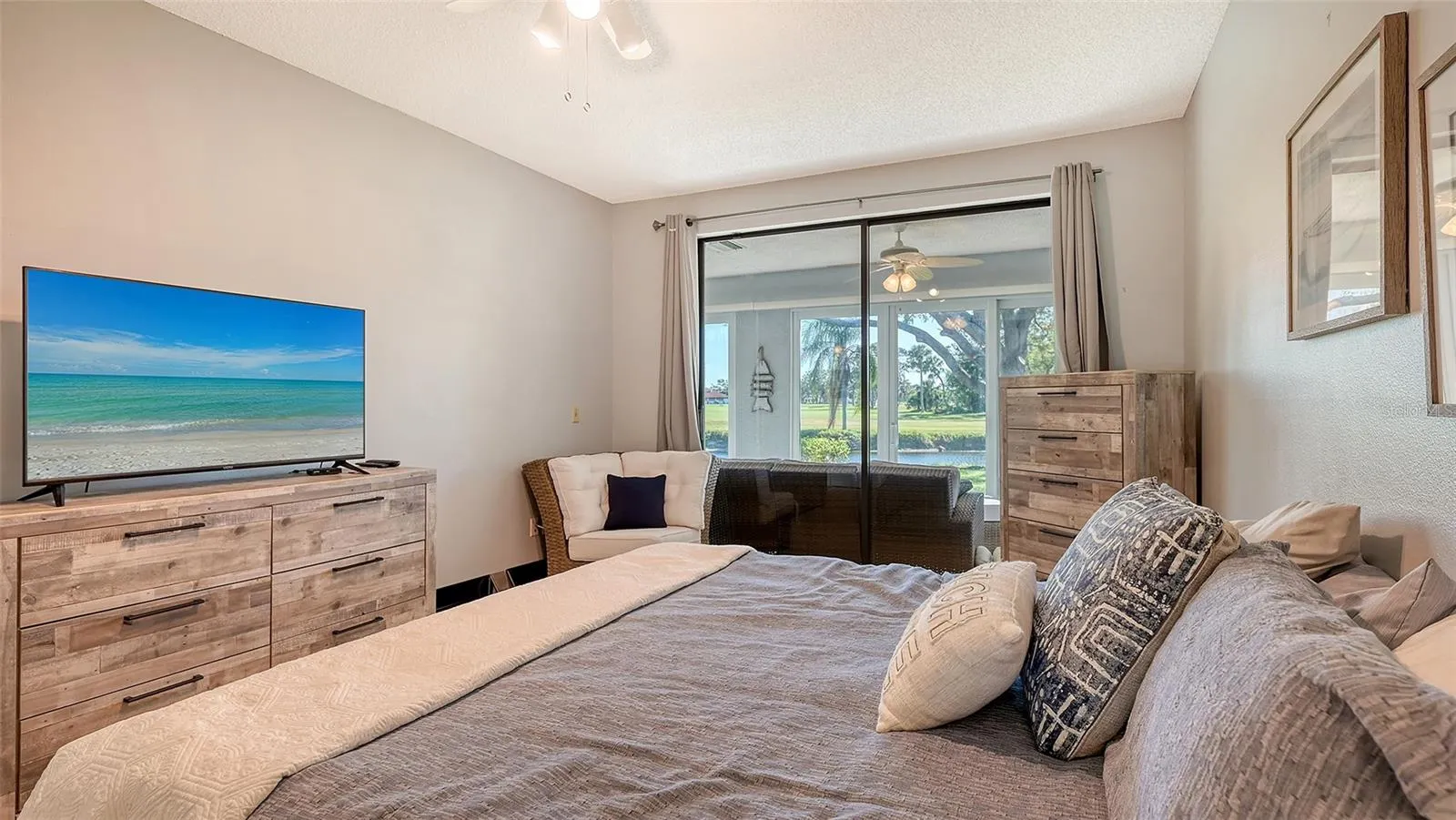 7320 GOLF POINTE CIR