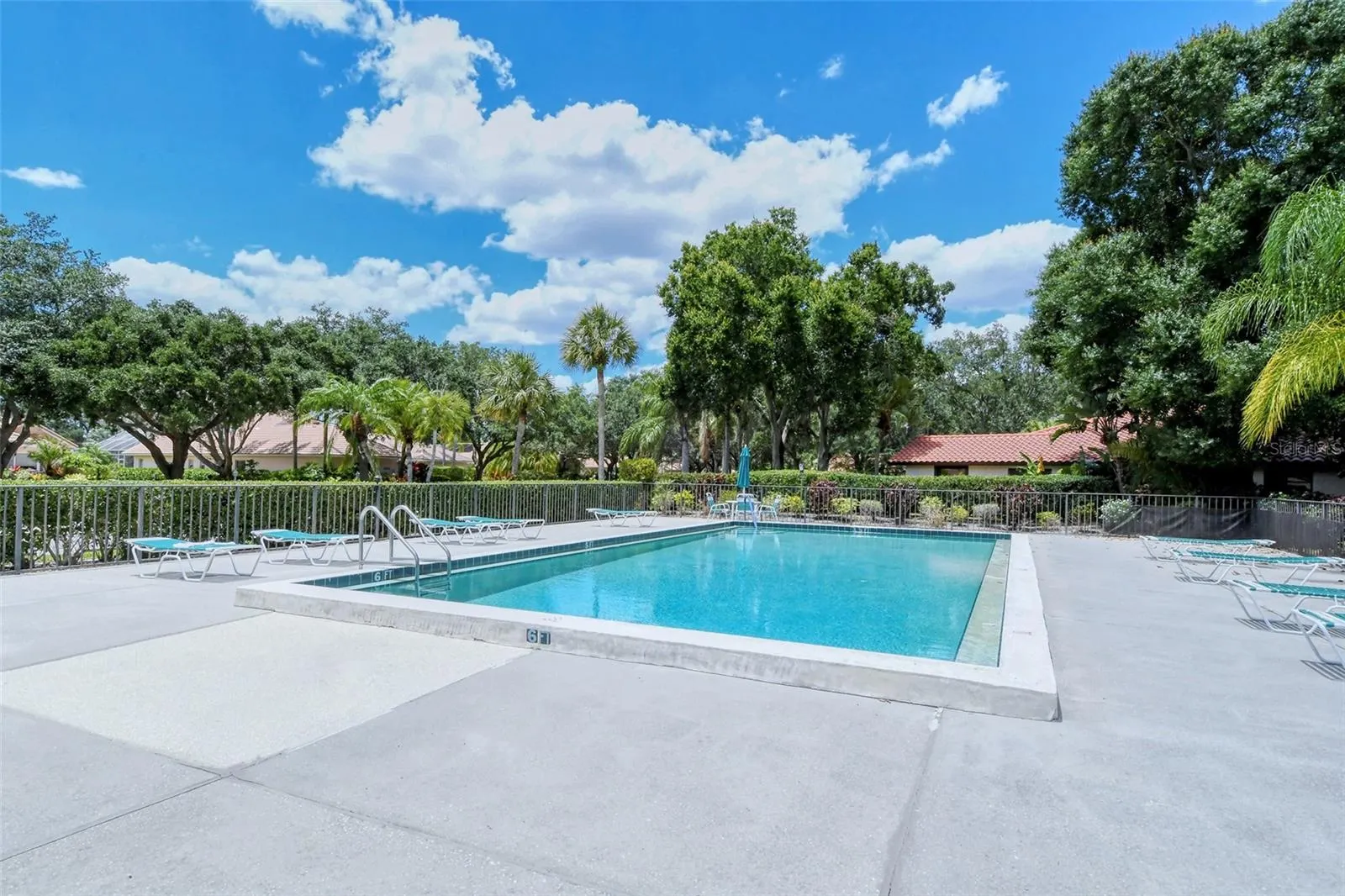 7320 GOLF POINTE CIR