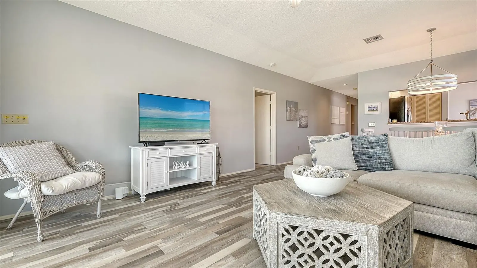 7320 GOLF POINTE CIR