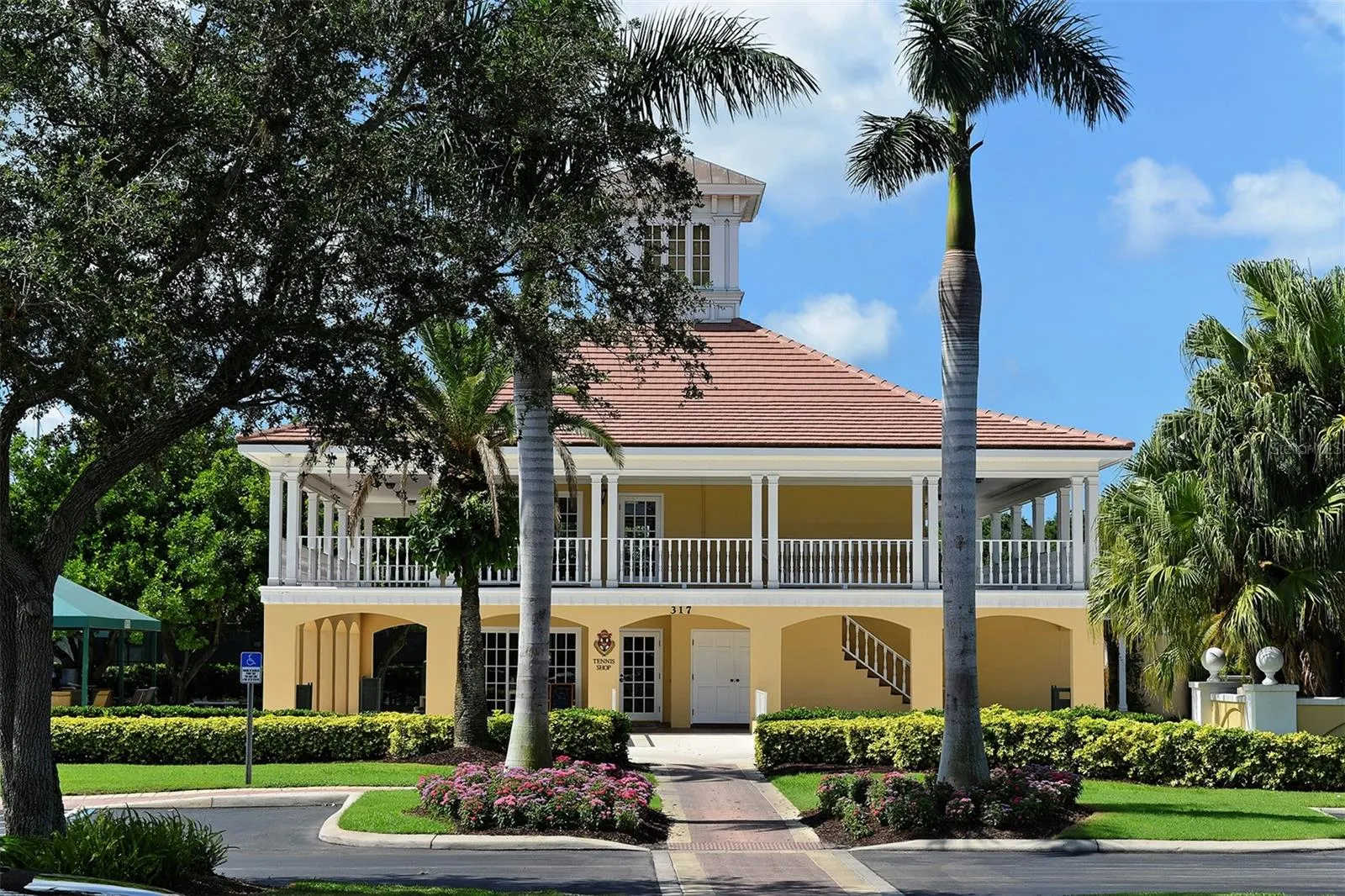 228 SAINT JAMES PARK
