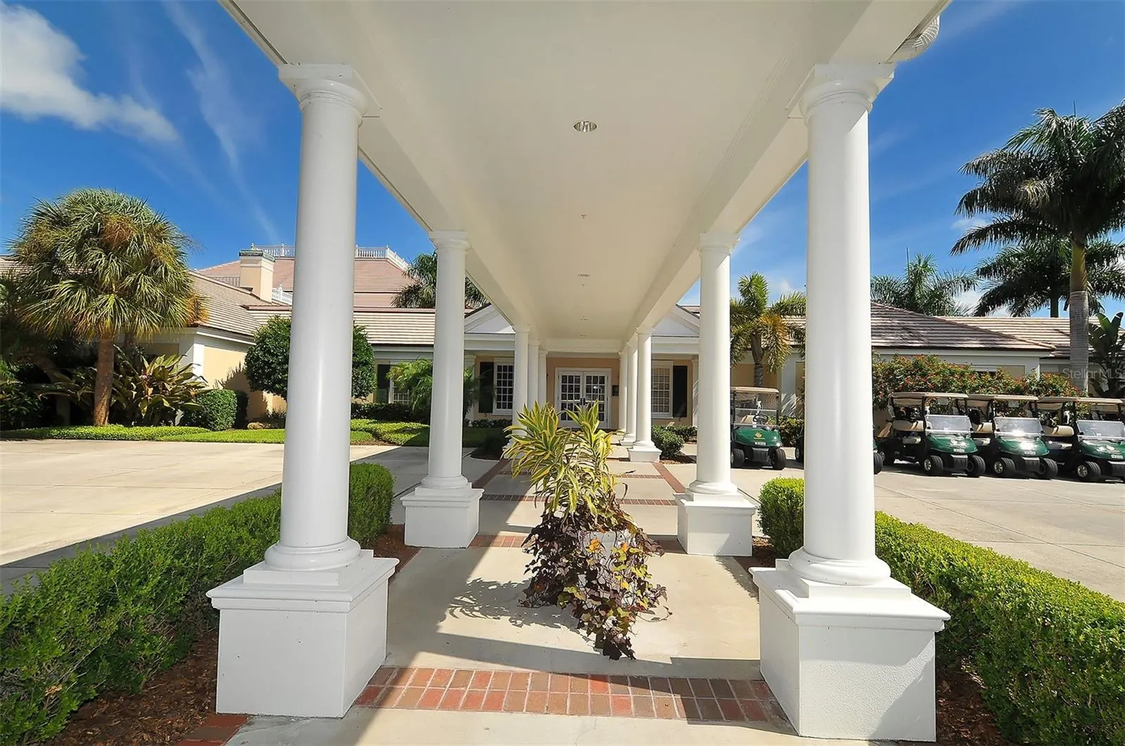 228 SAINT JAMES PARK