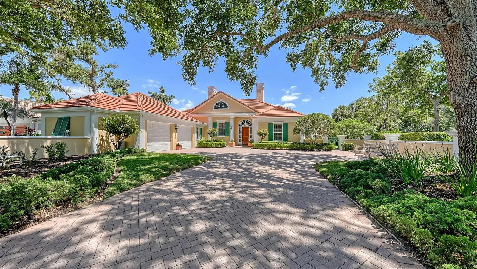 228 SAINT JAMES PARK