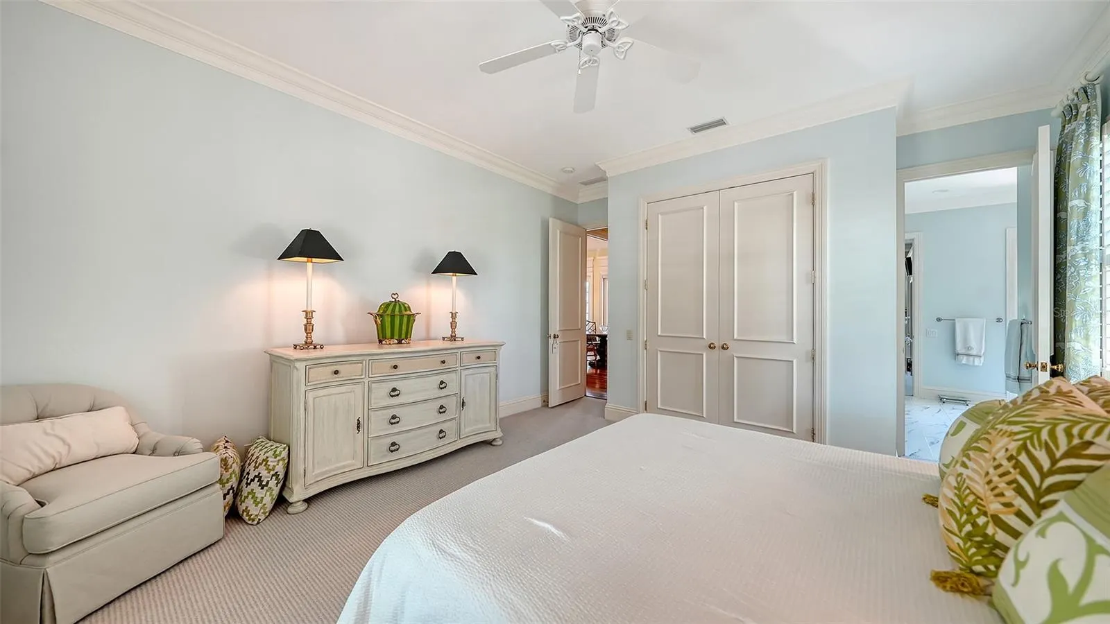228 SAINT JAMES PARK