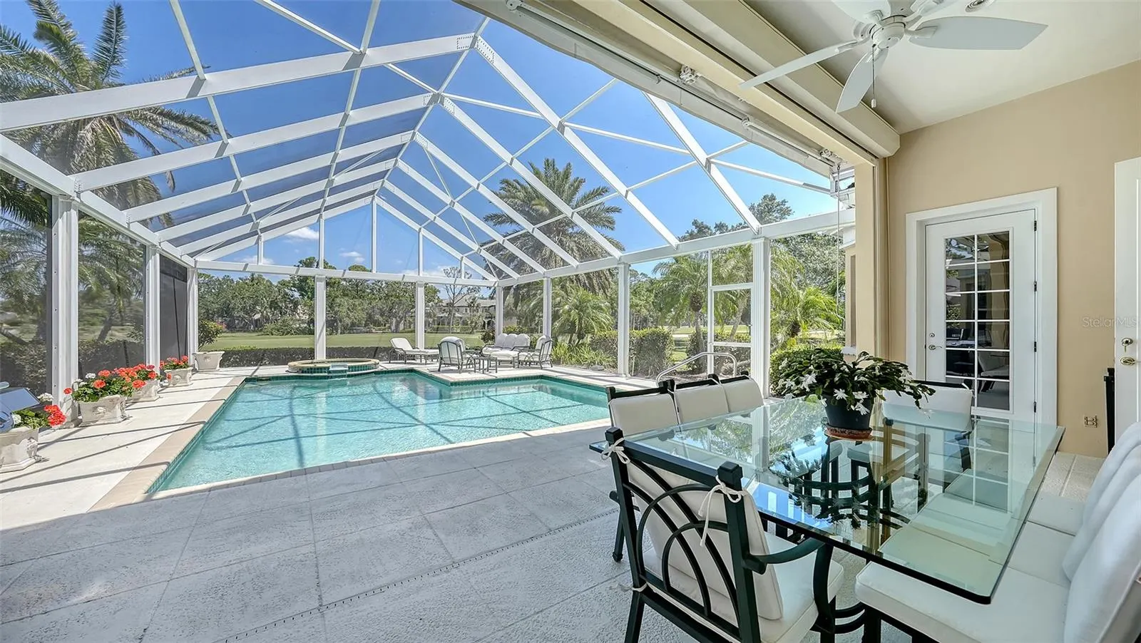 228 SAINT JAMES PARK