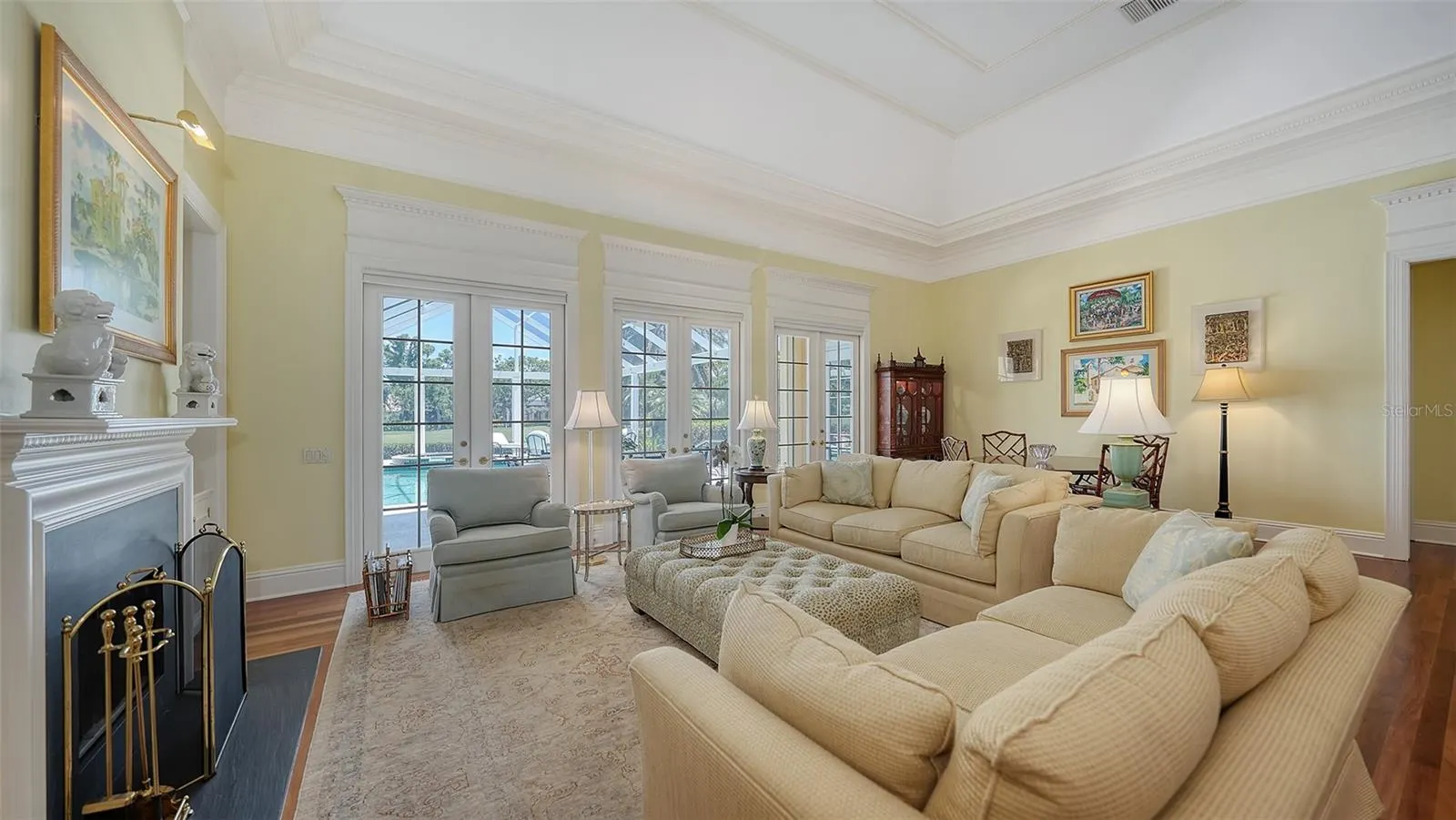 228 SAINT JAMES PARK