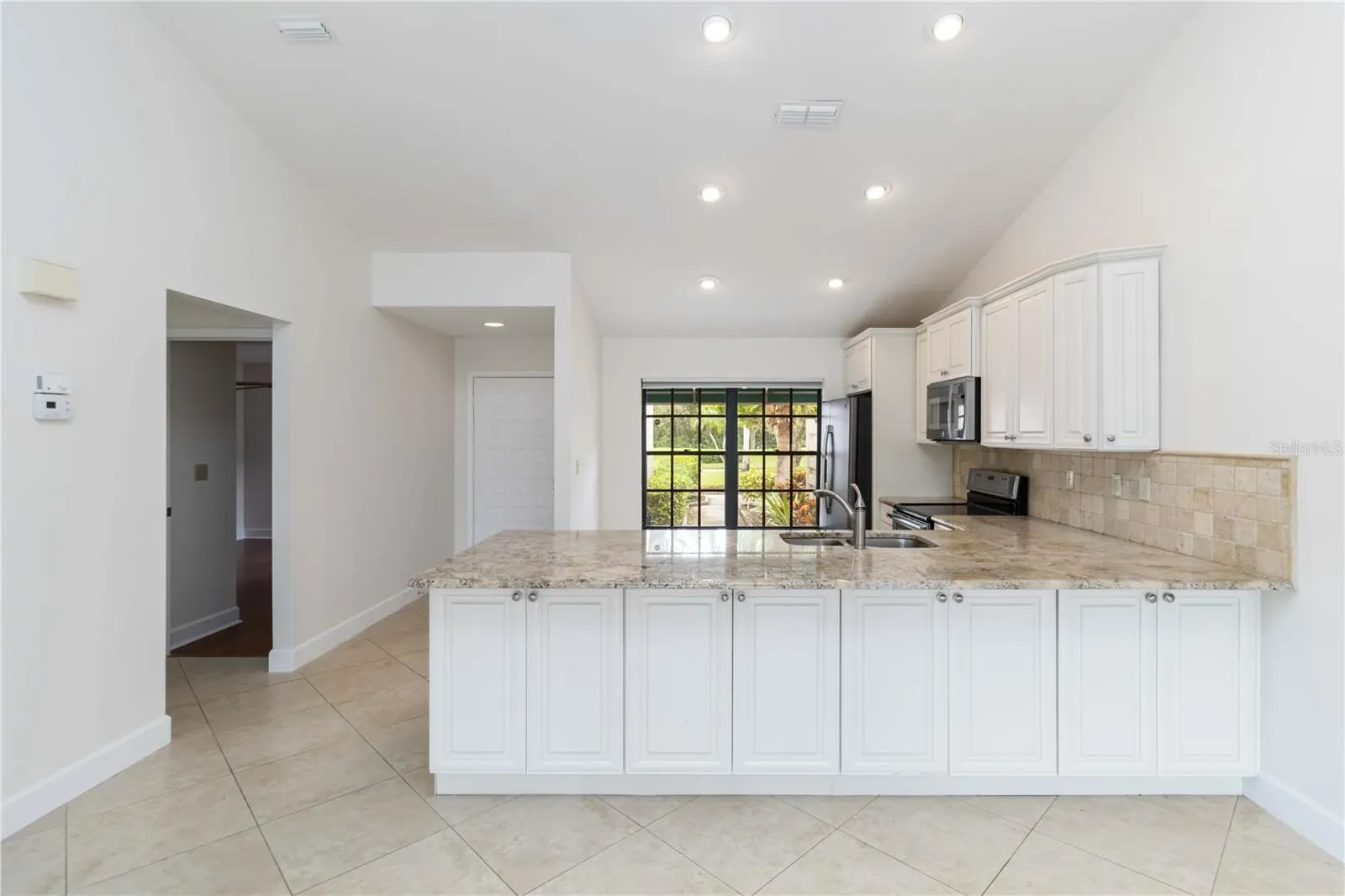 6085 CLUBSIDE DR