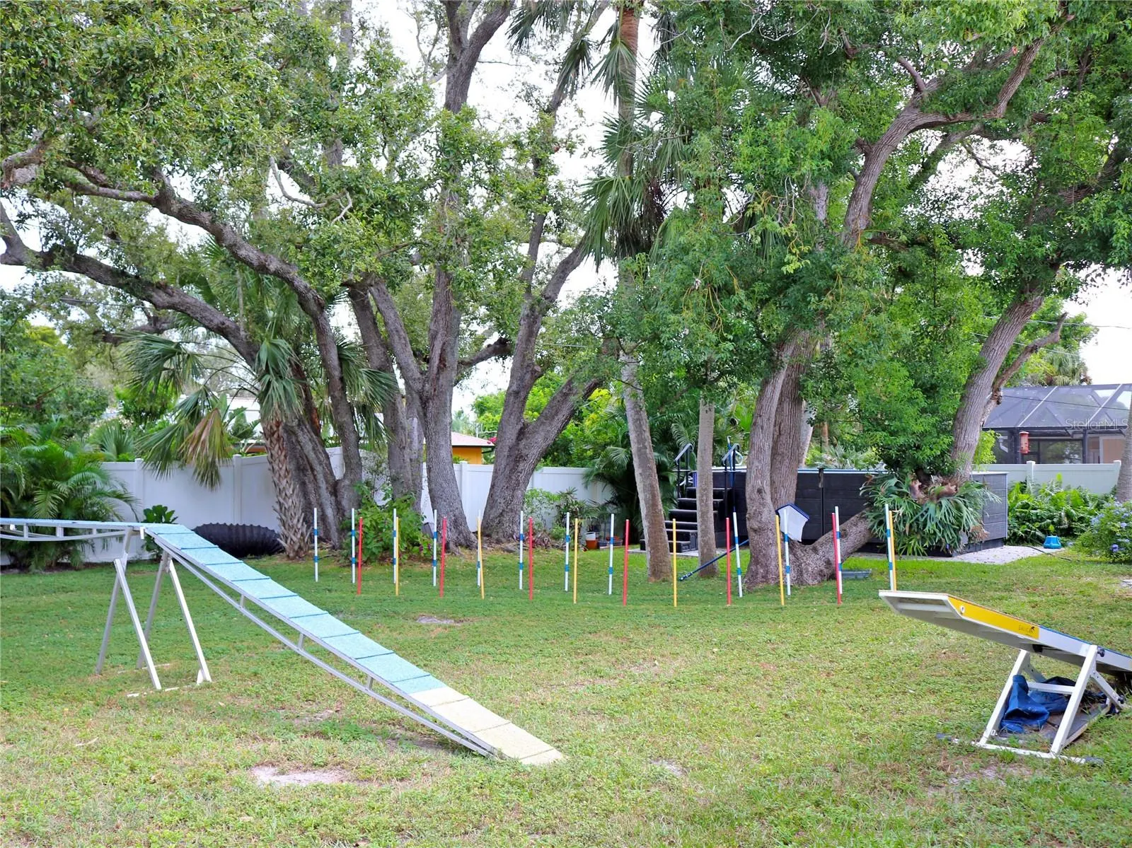 506 CASAS BONITAS DR