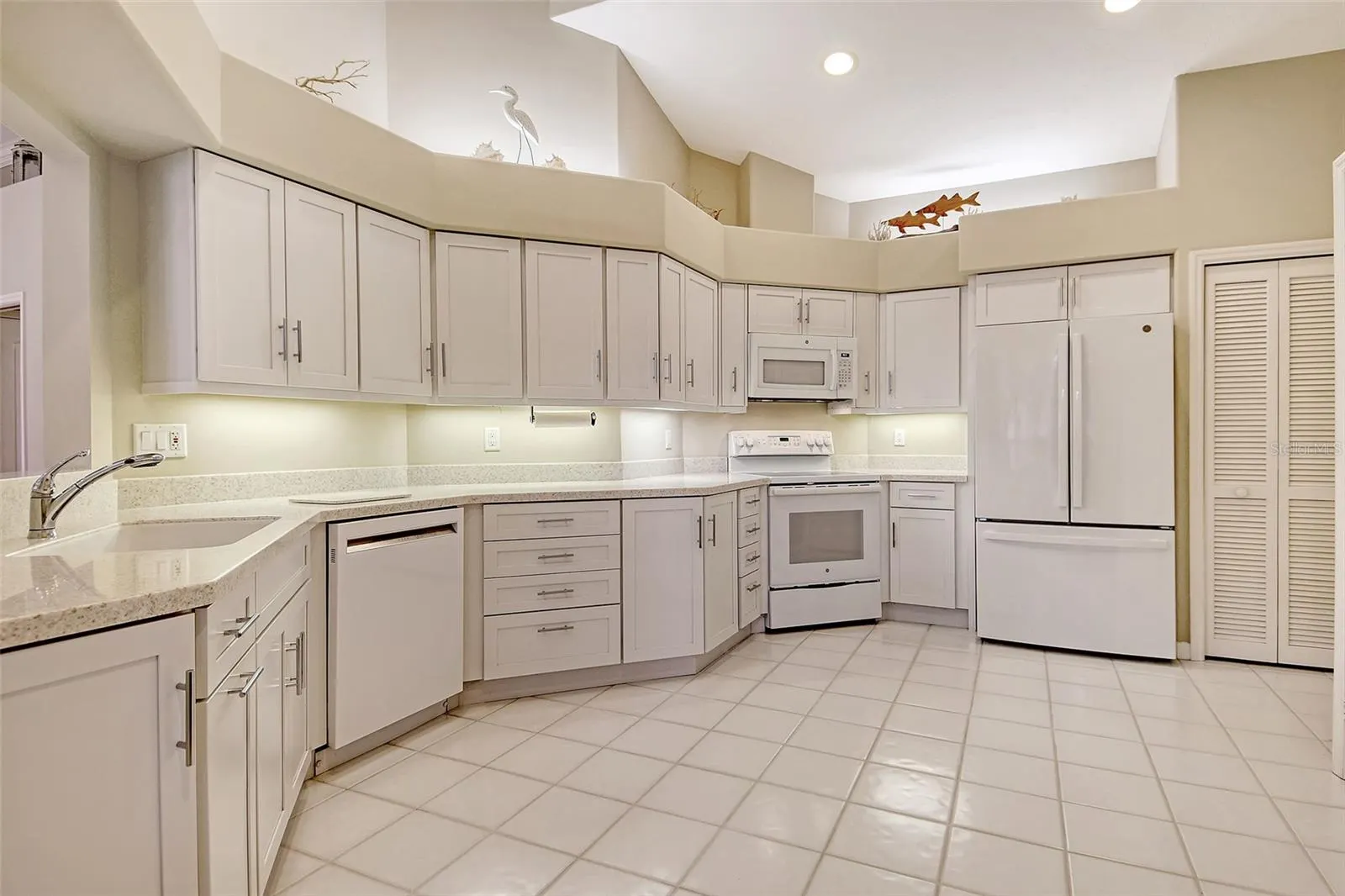 3770 AMAPOLA LN
