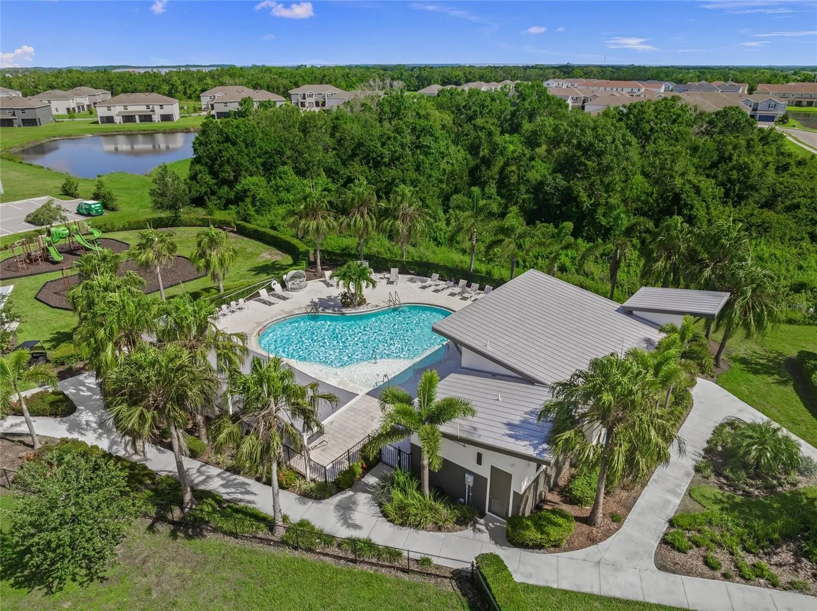 2033 WOODLEAF HAMMOCK CT