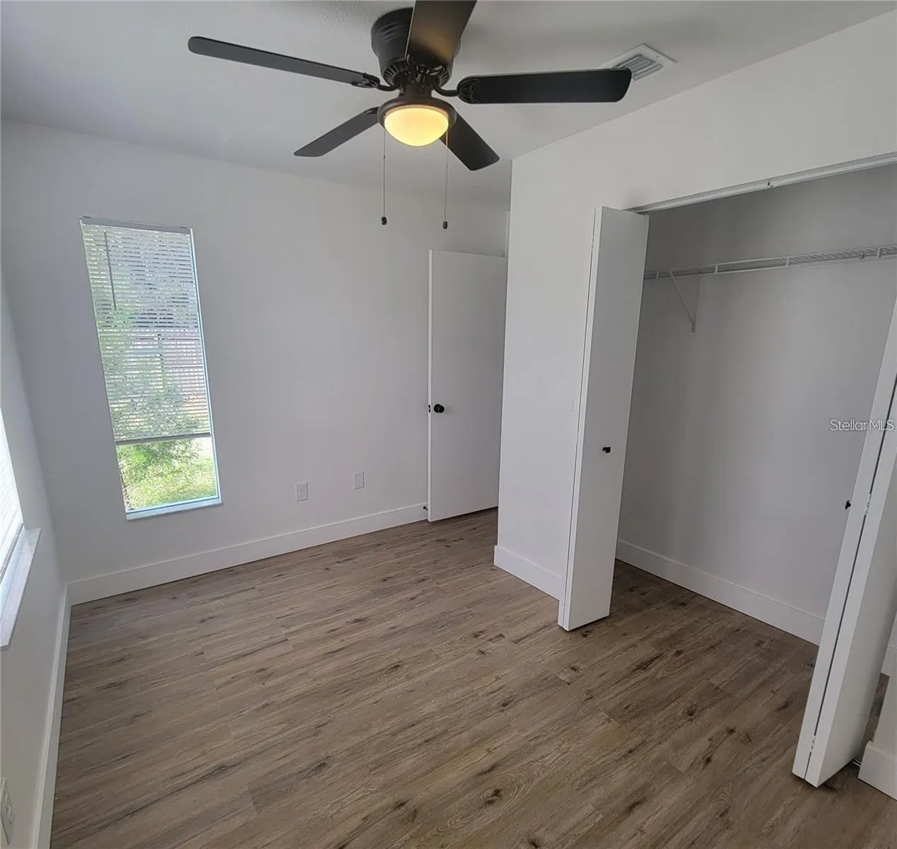 2211 S TRIVET PT