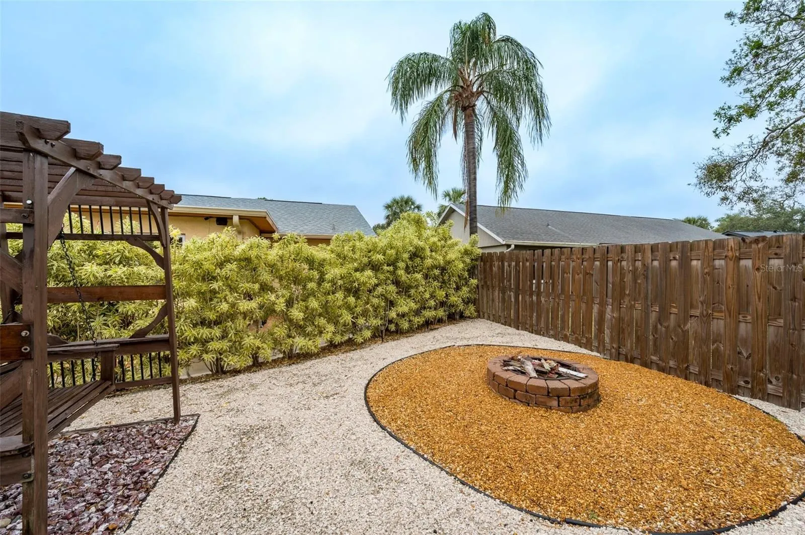 2935 WOODPINE CIR