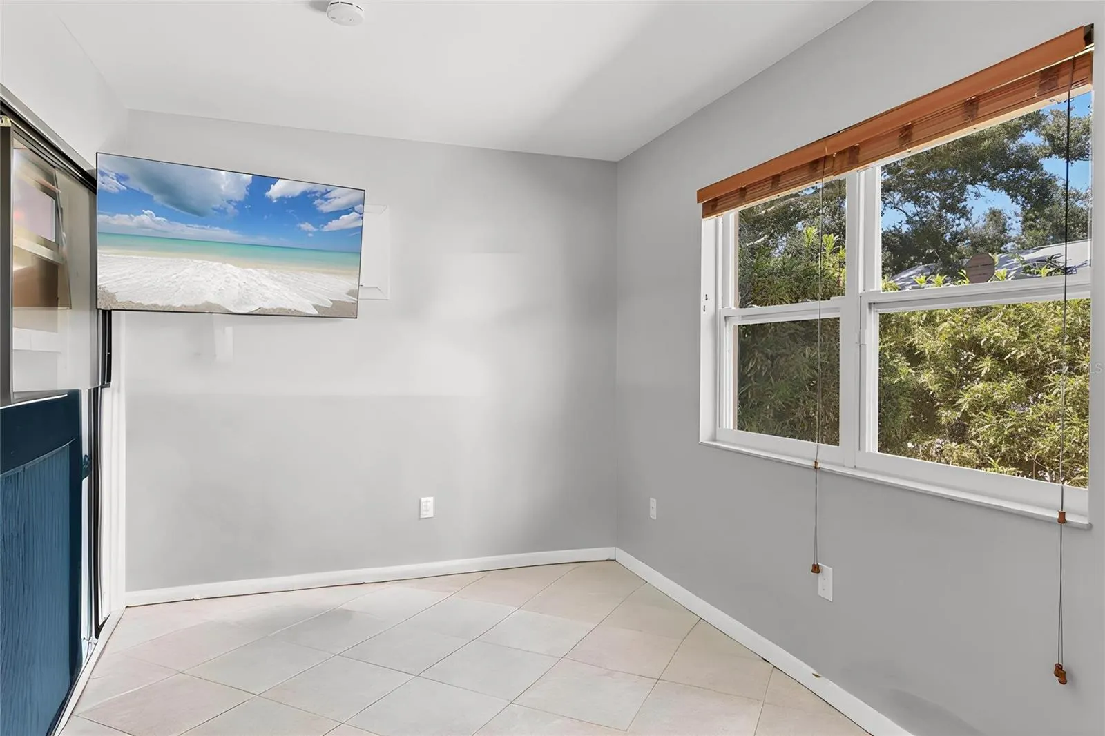 2935 WOODPINE CIR