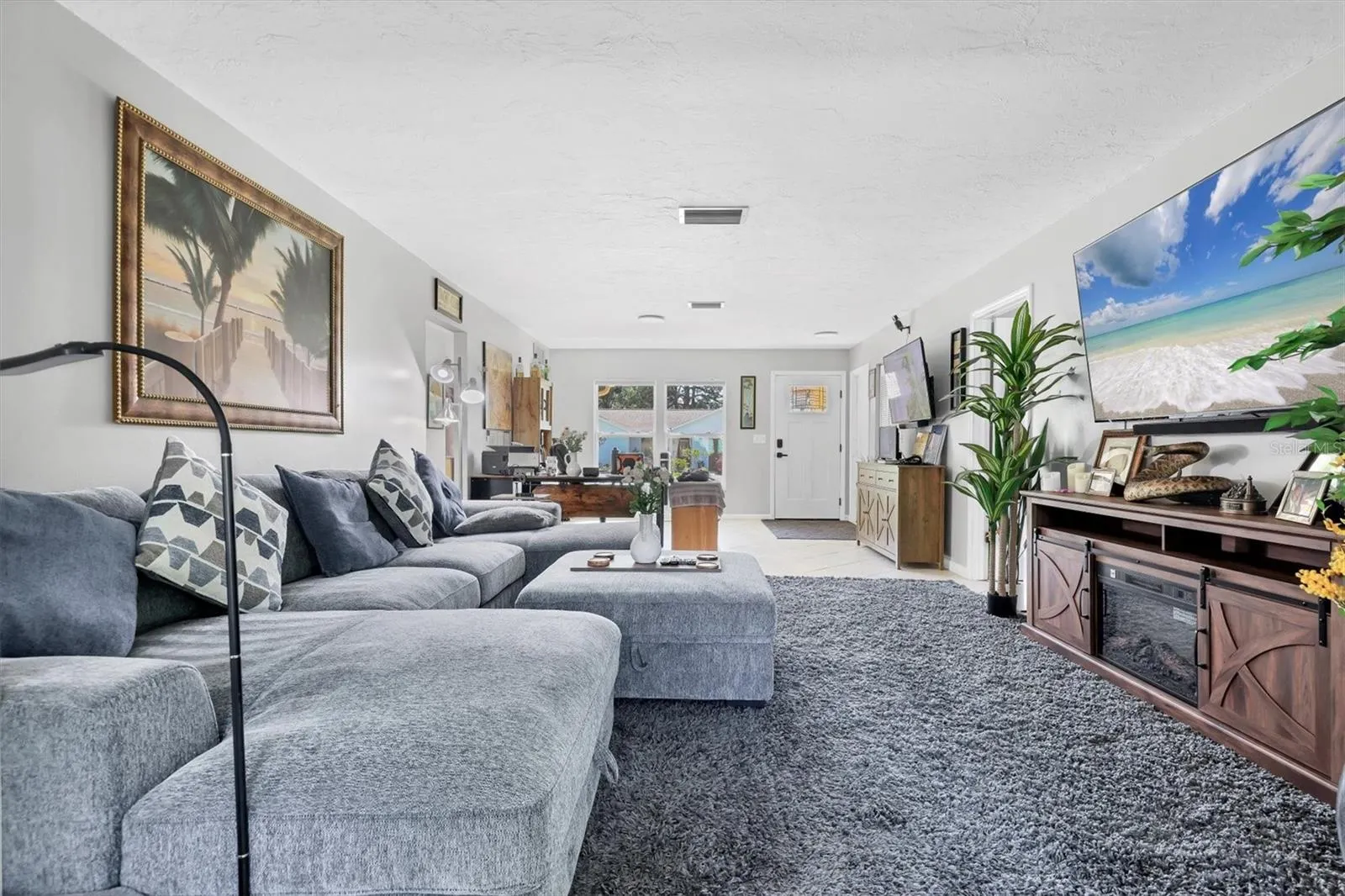 2935 WOODPINE CIR