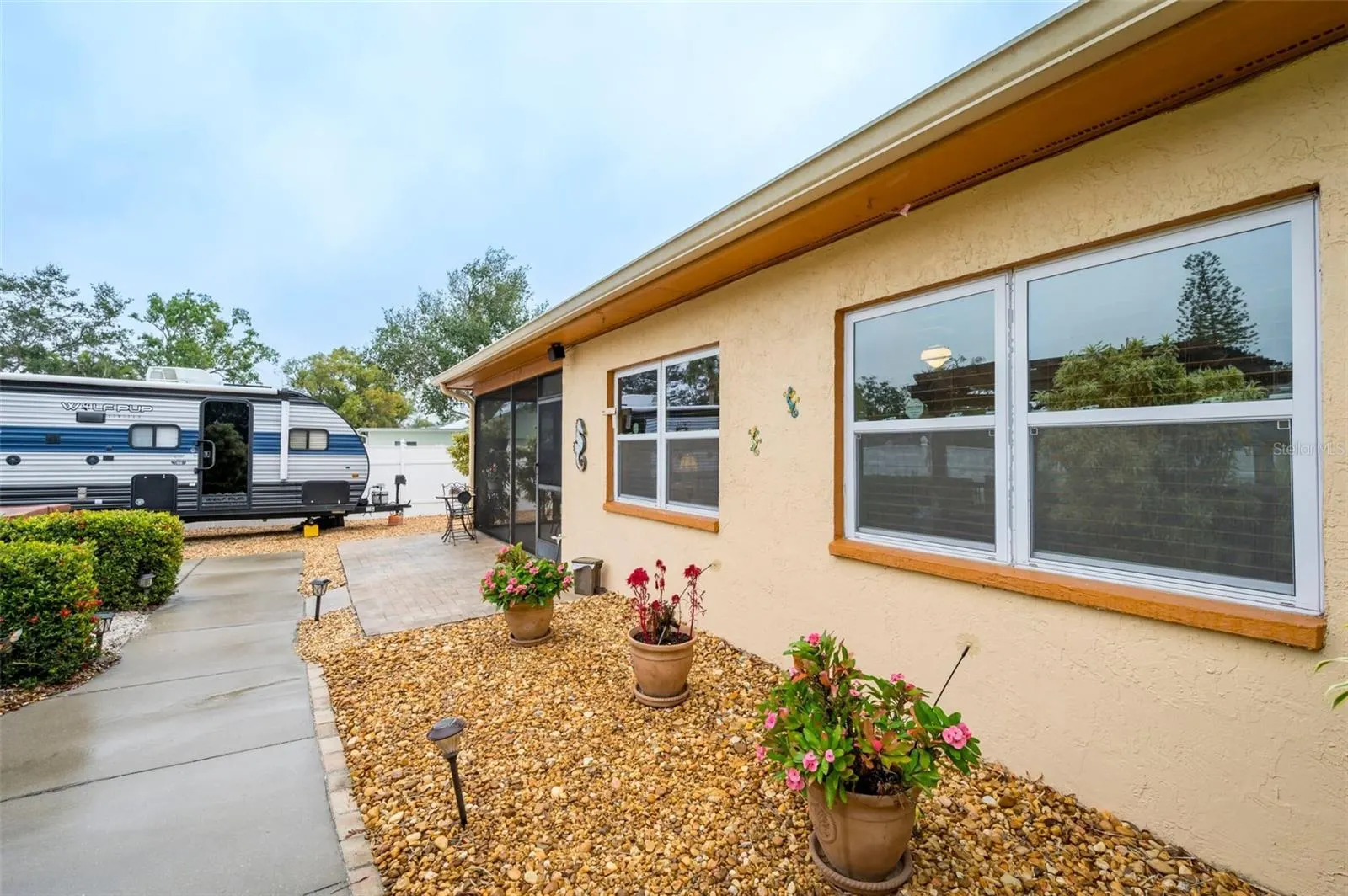 2935 WOODPINE CIR