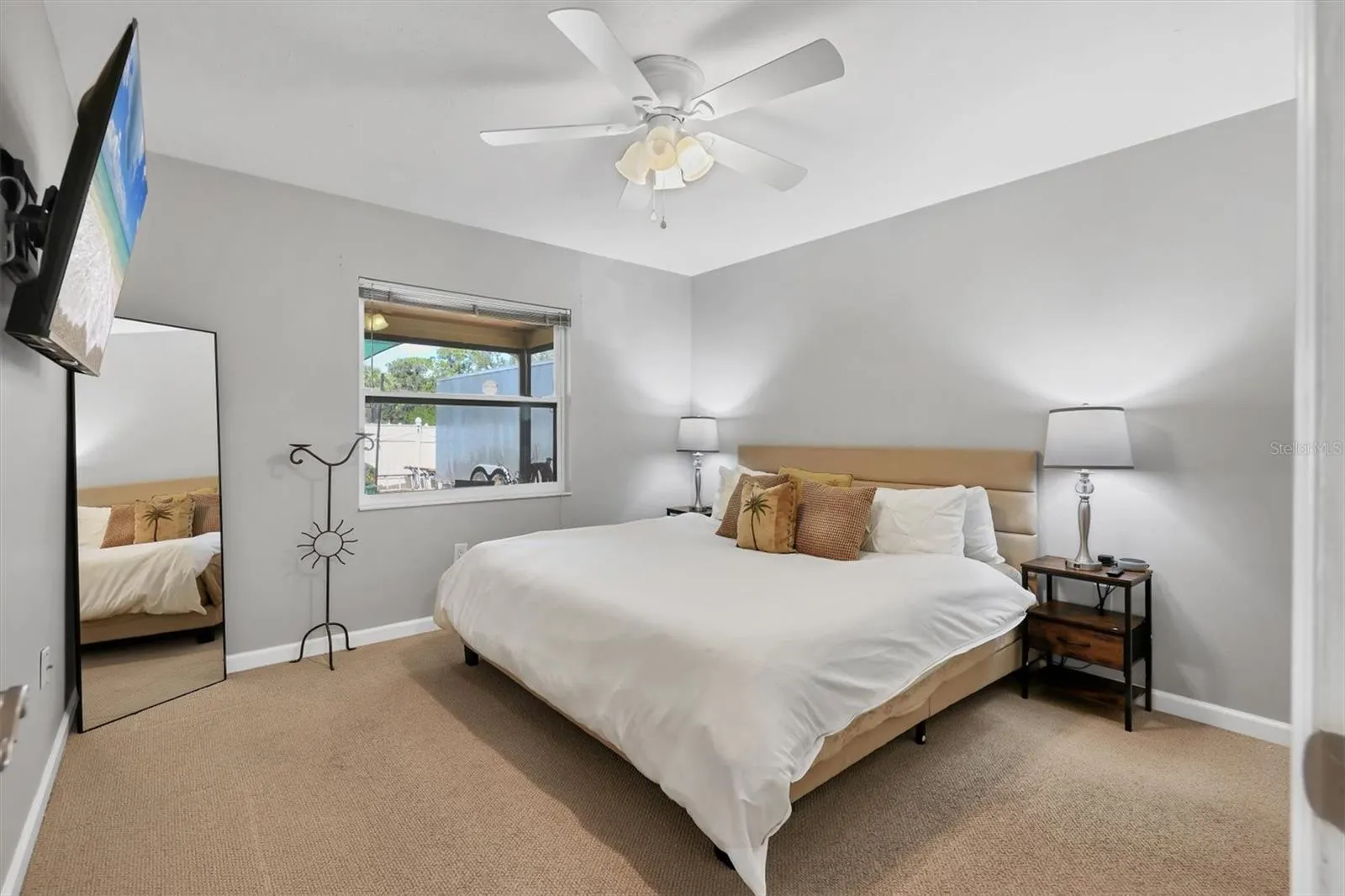 2935 WOODPINE CIR