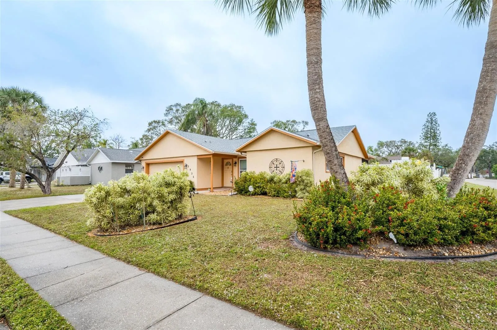2935 WOODPINE CIR