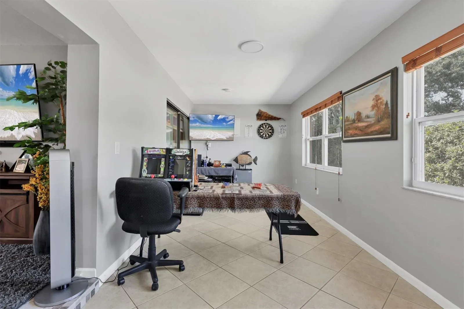 2935 WOODPINE CIR