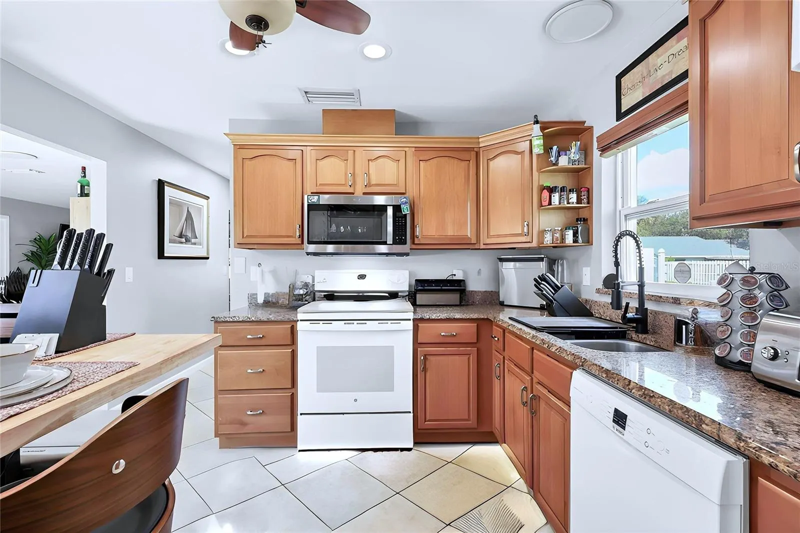 2935 WOODPINE CIR