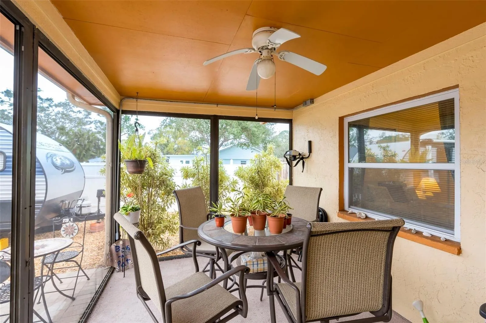 2935 WOODPINE CIR
