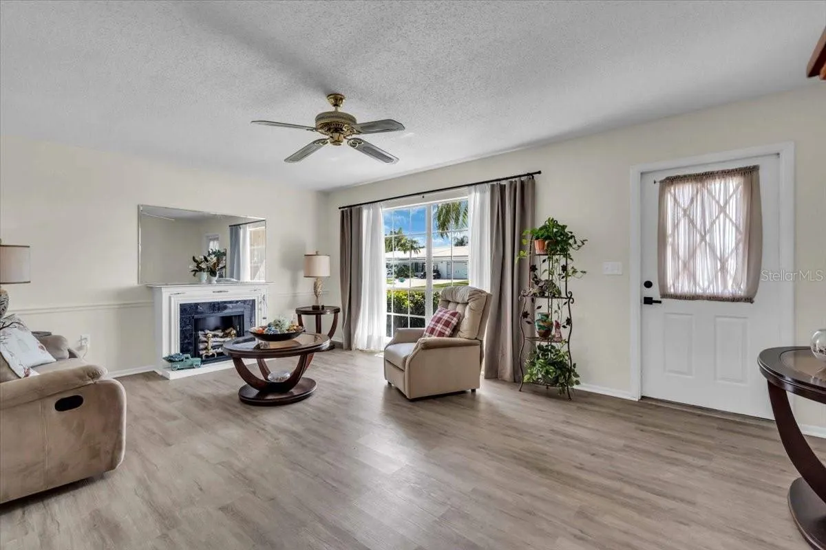 4003 JOYCE DR