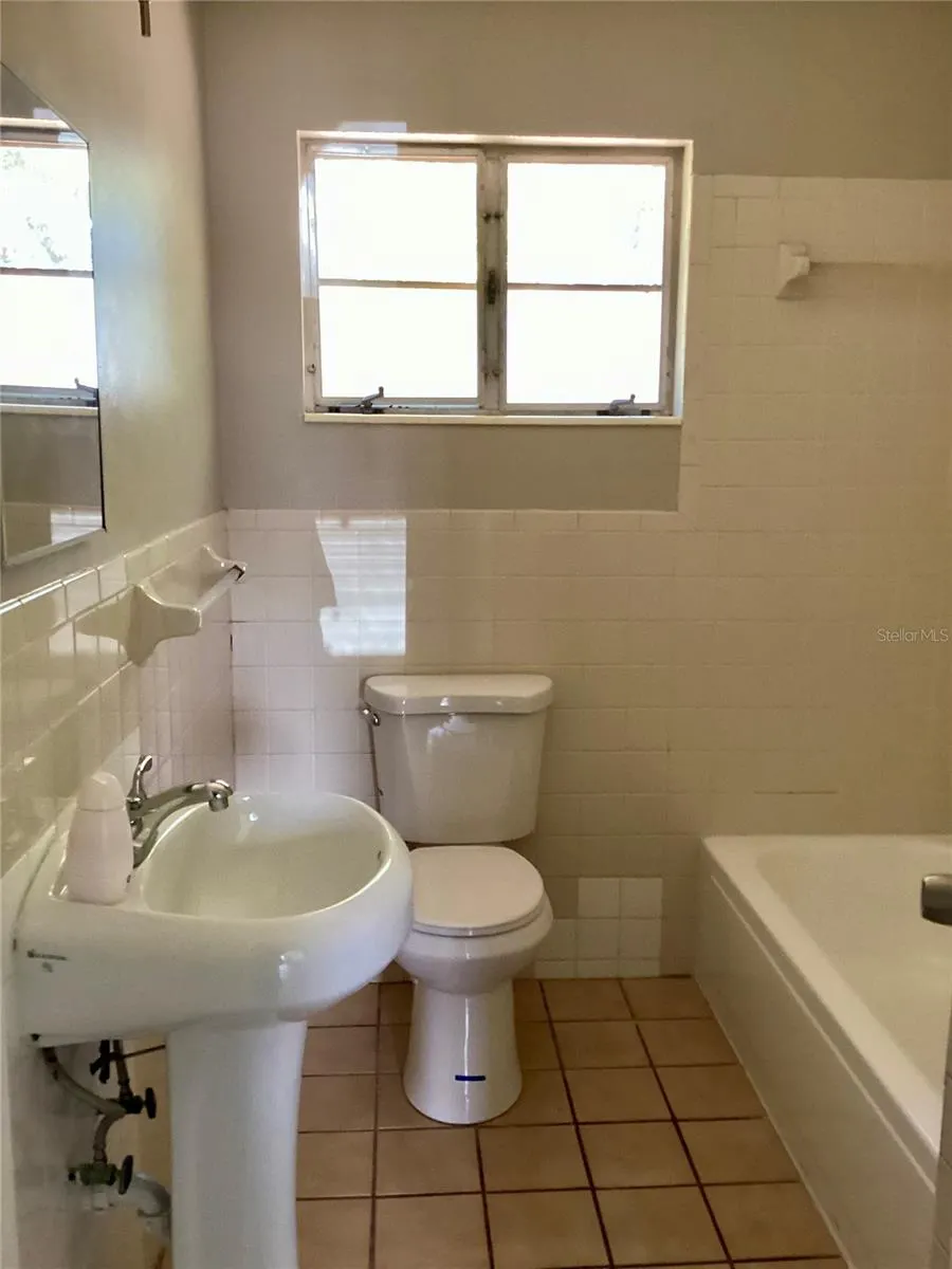 2504 38TH AVE W