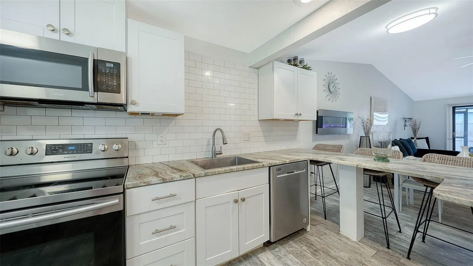 5911 39TH AVE W