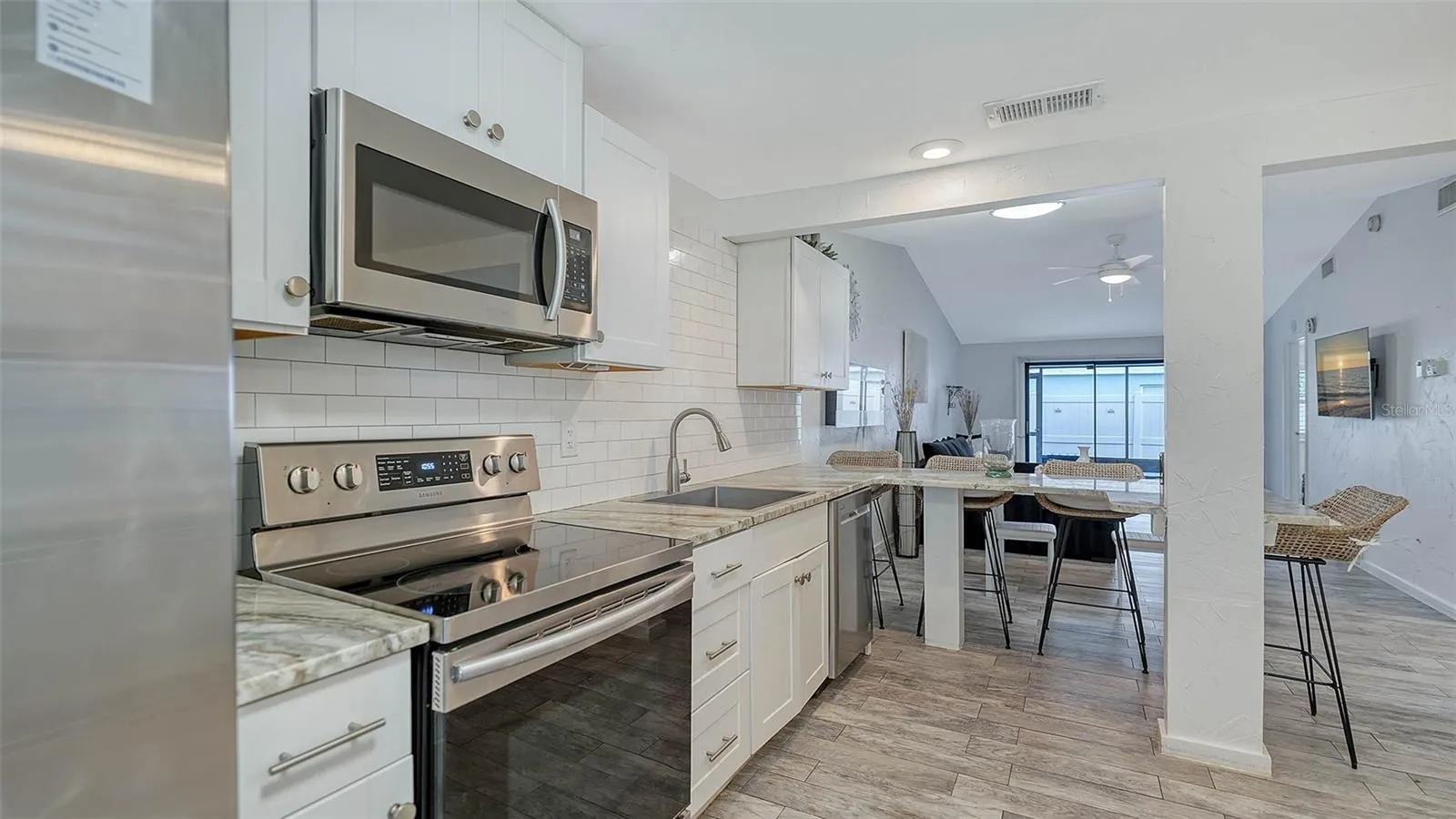 5911 39TH AVE W