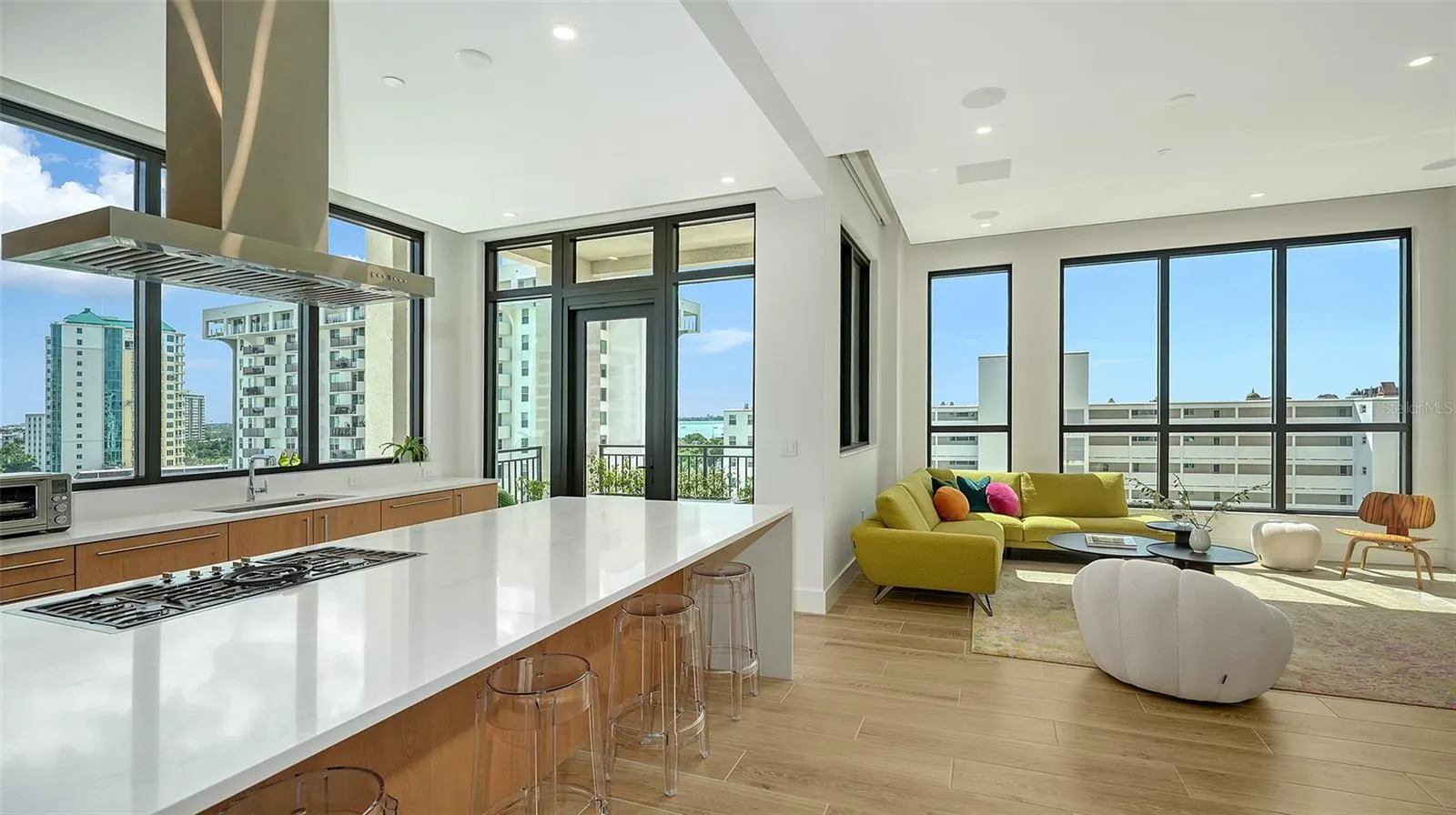 33 S PALM AVE #701, #701
