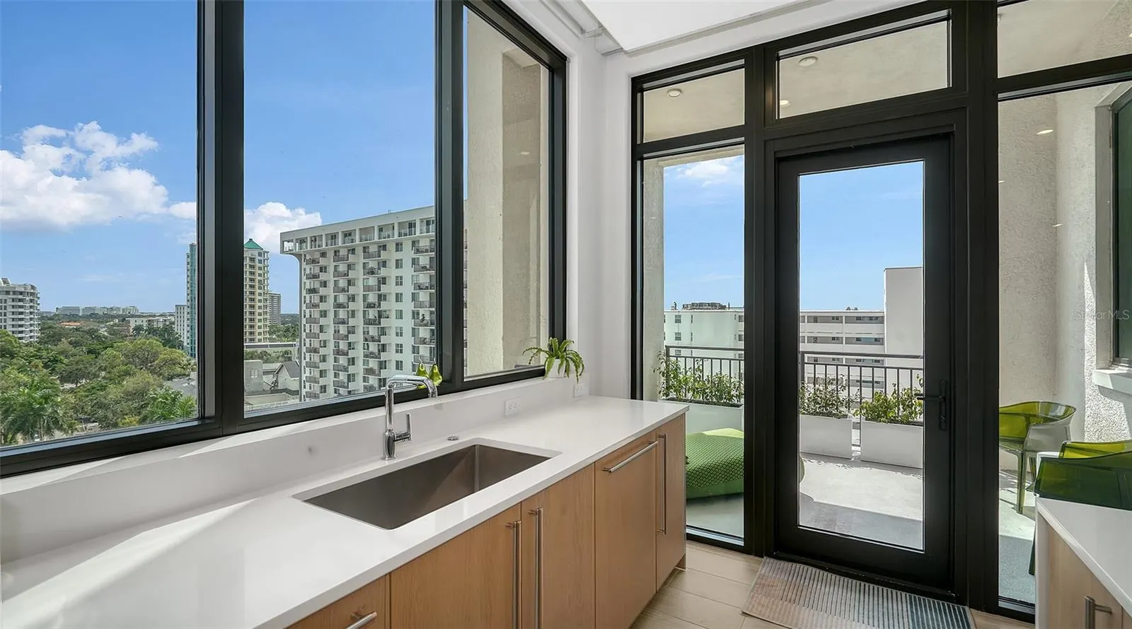 33 S PALM AVE #701, #701
