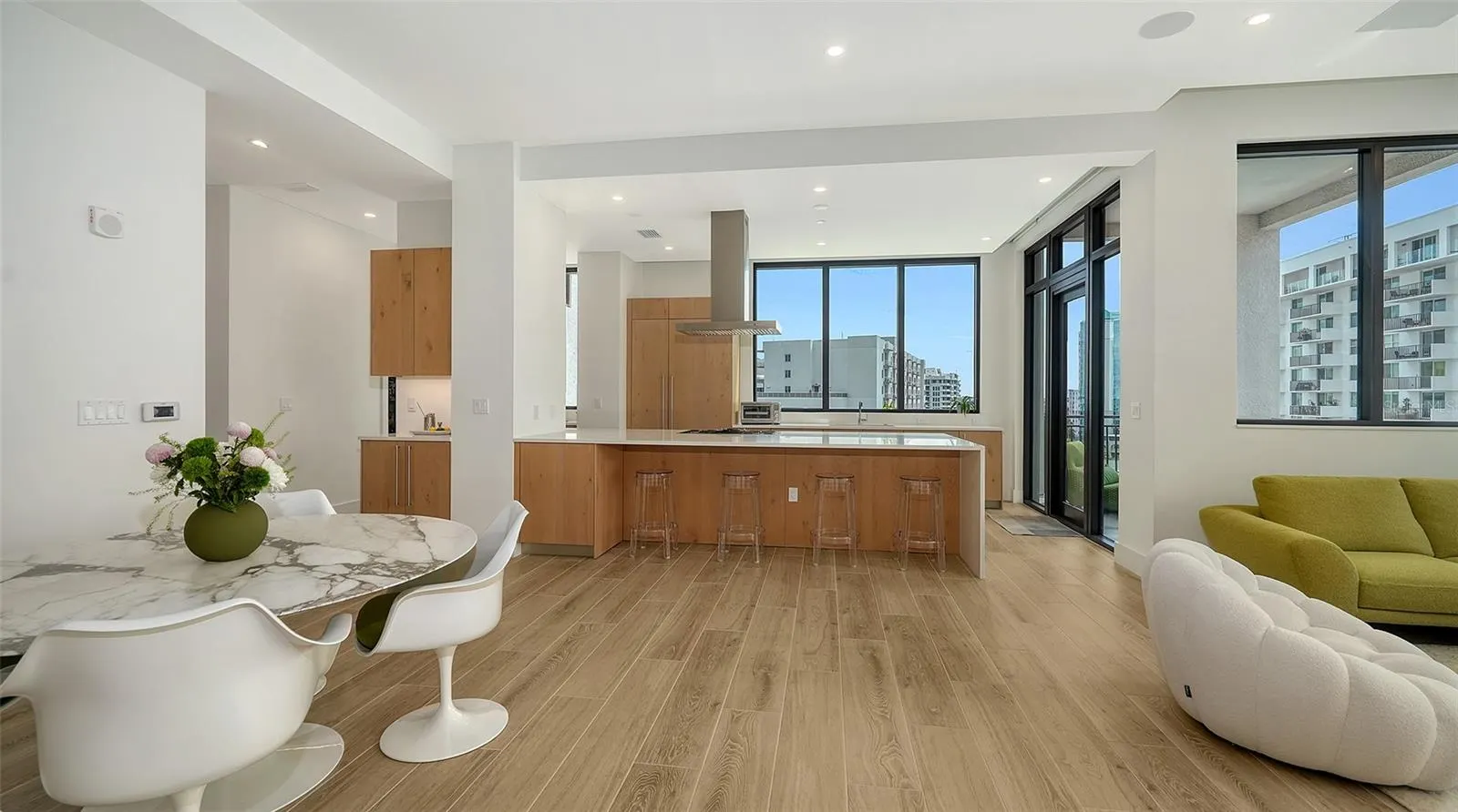 33 S PALM AVE #701, #701