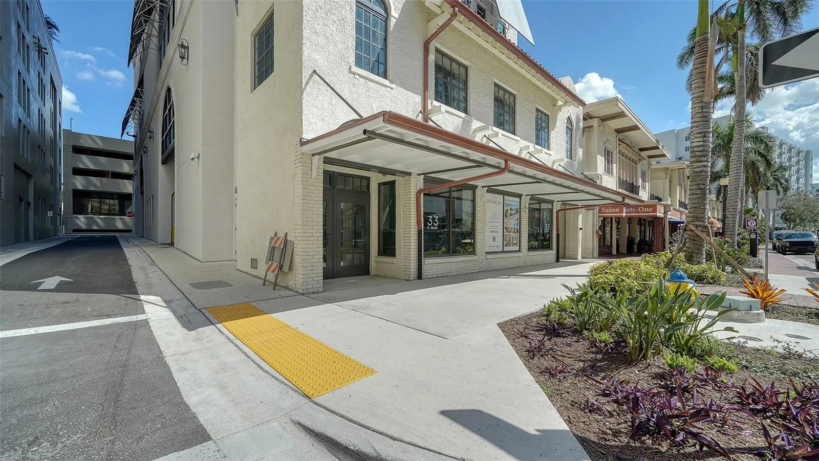 33 S PALM AVE #701, #701