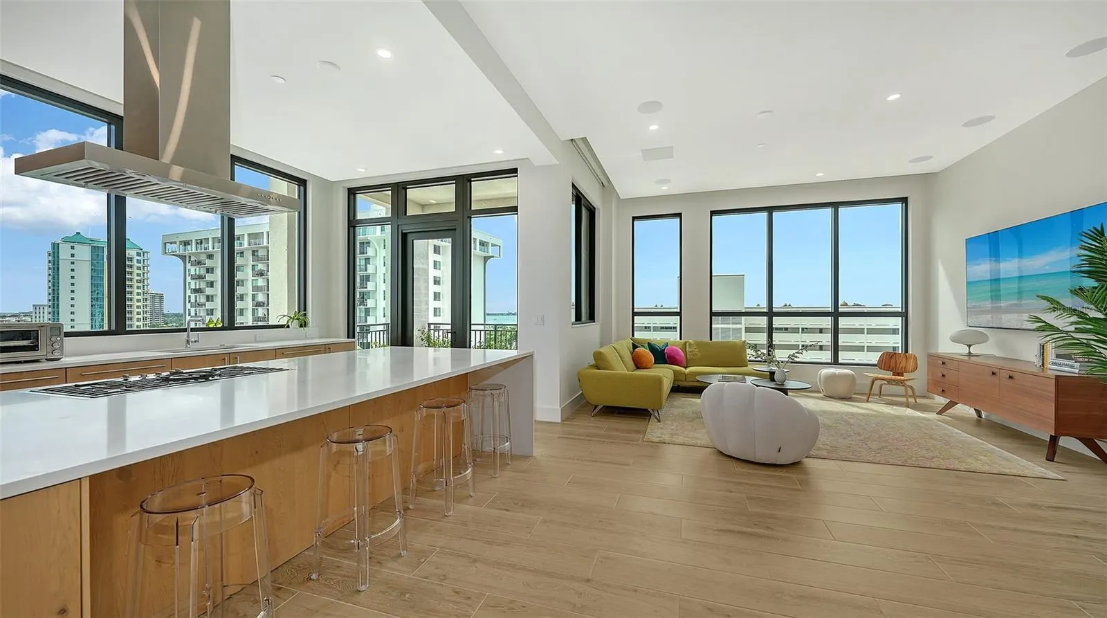 33 S PALM AVE #701, #701