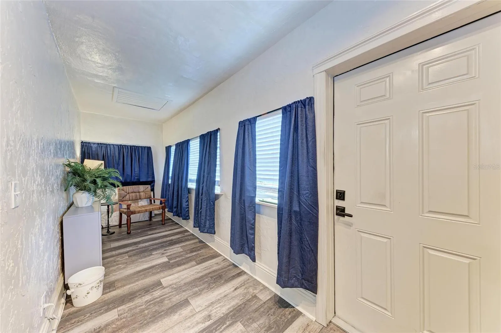 3812 11TH AVE W