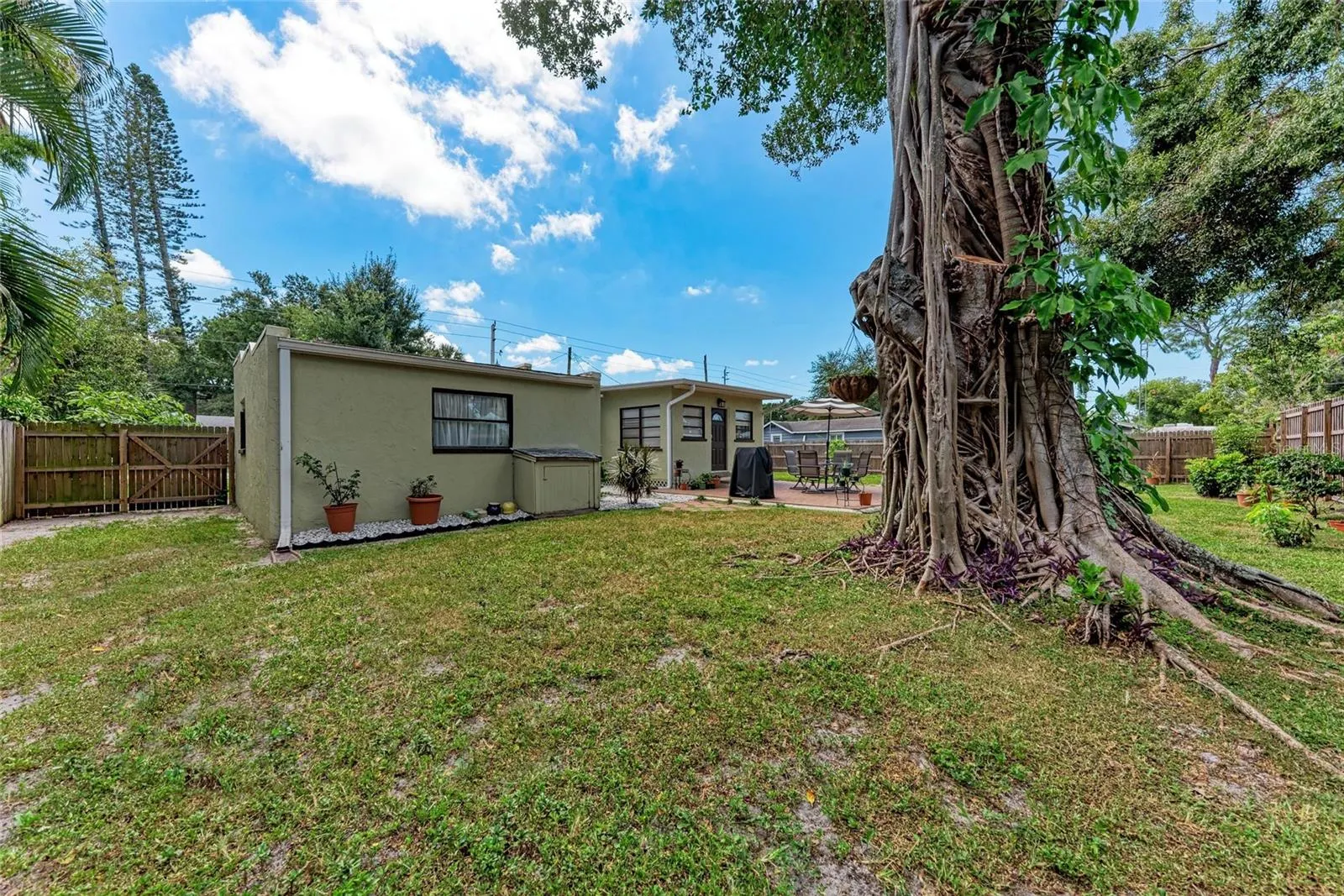 3812 11TH AVE W