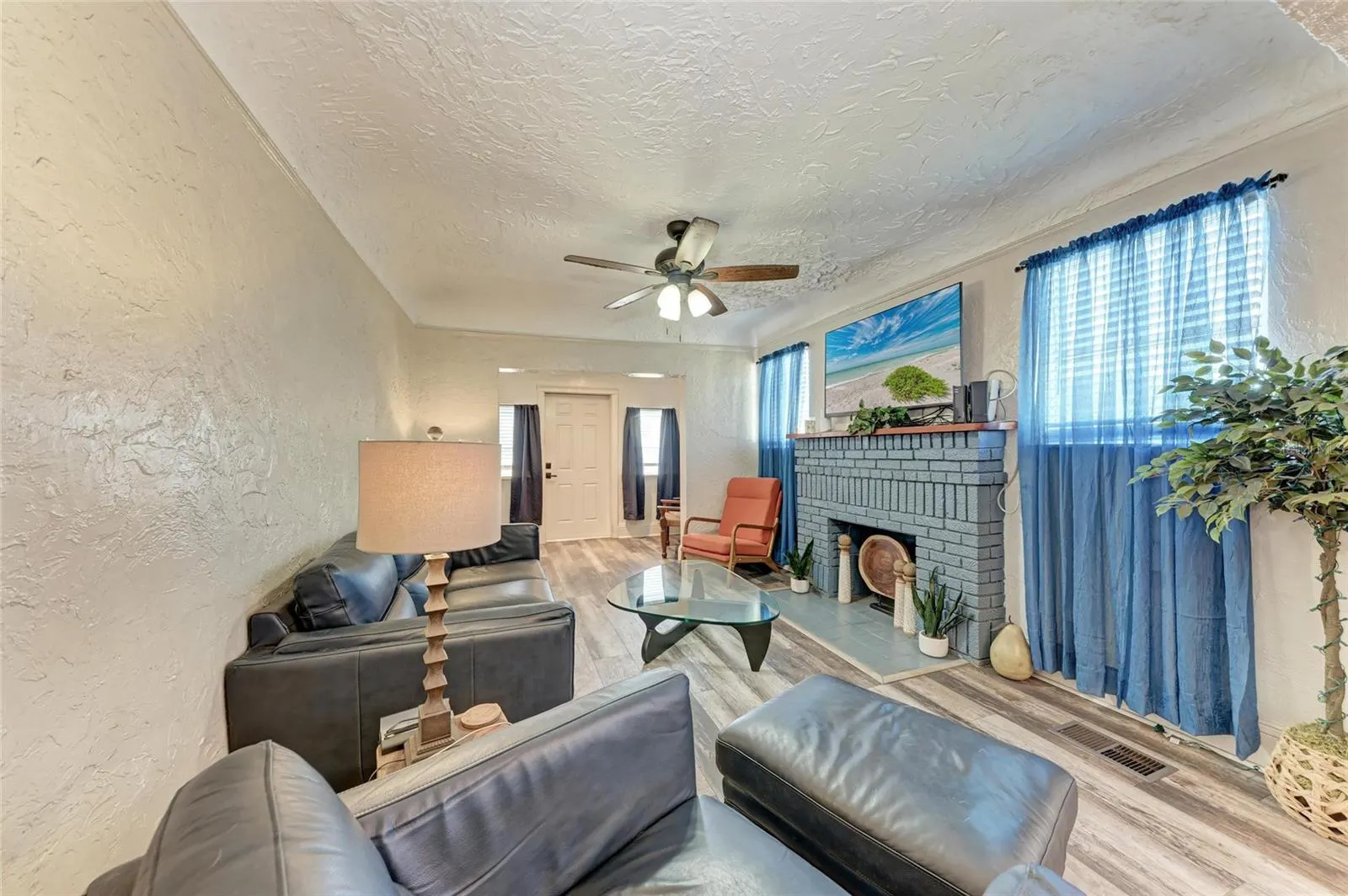 3812 11TH AVE W