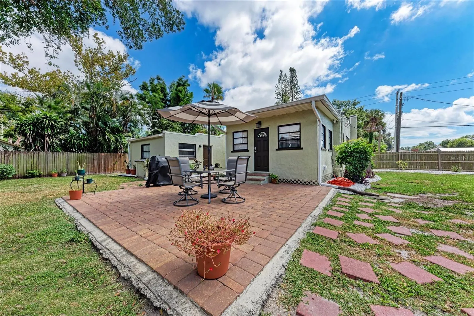 3812 11TH AVE W