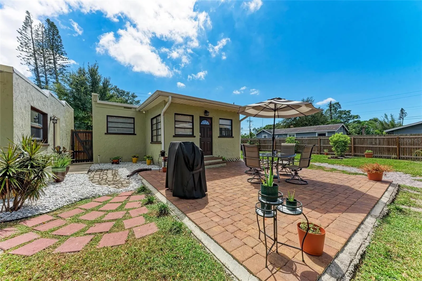 3812 11TH AVE W