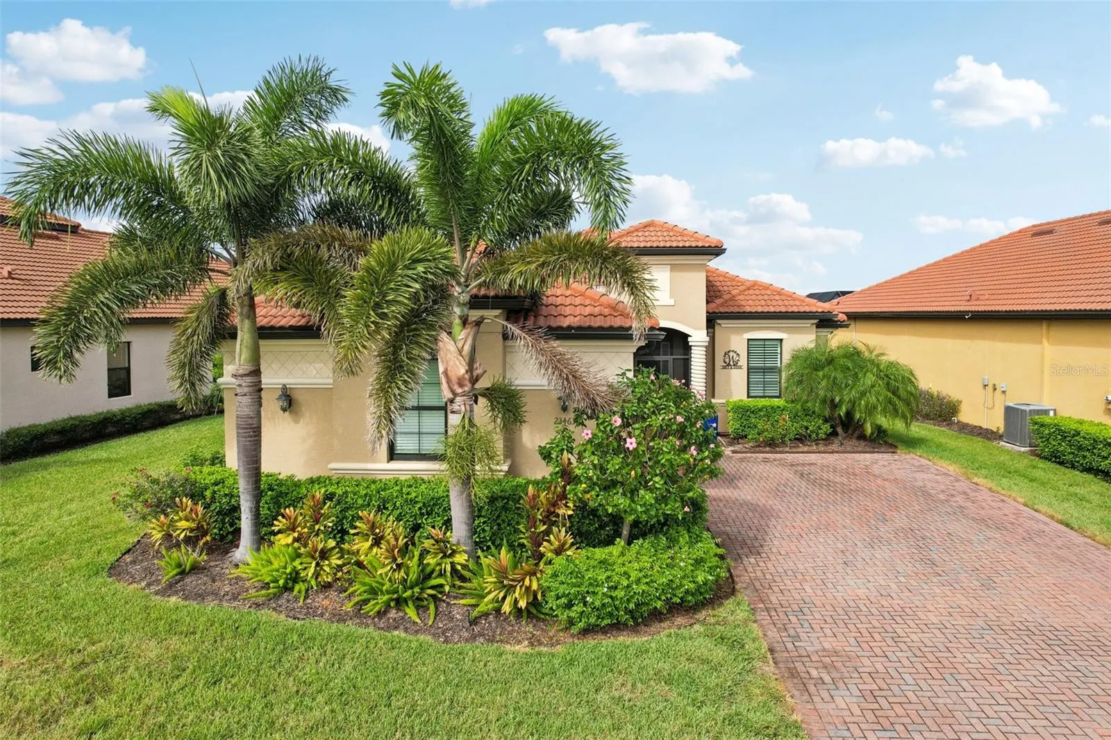 23463 WAVERLY CIR