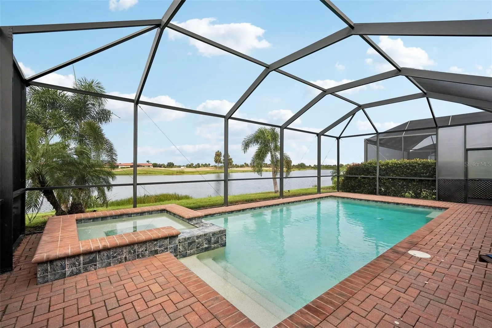 23463 WAVERLY CIR