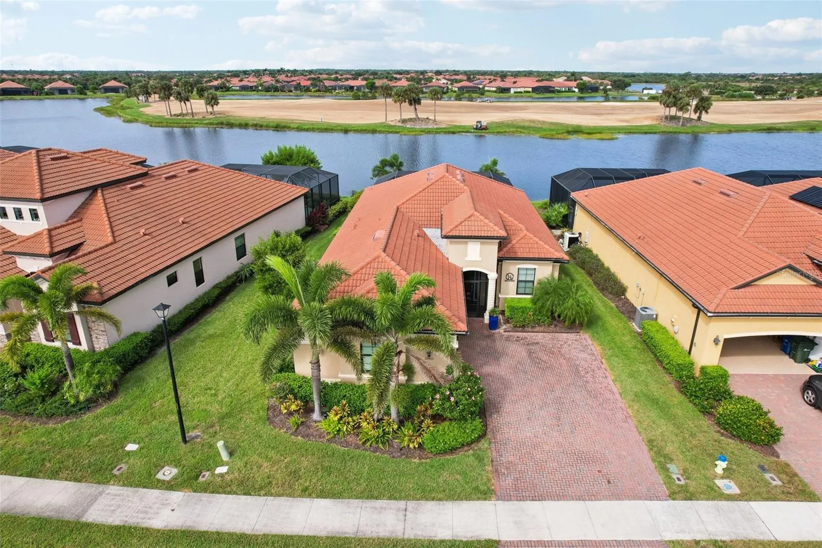 23463 WAVERLY CIR