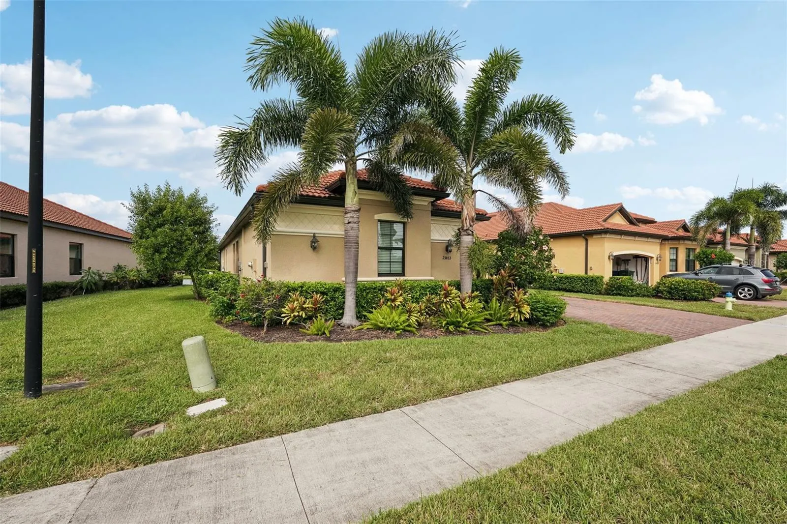 23463 WAVERLY CIR