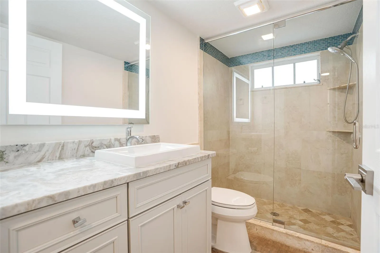 38 W BAY ST