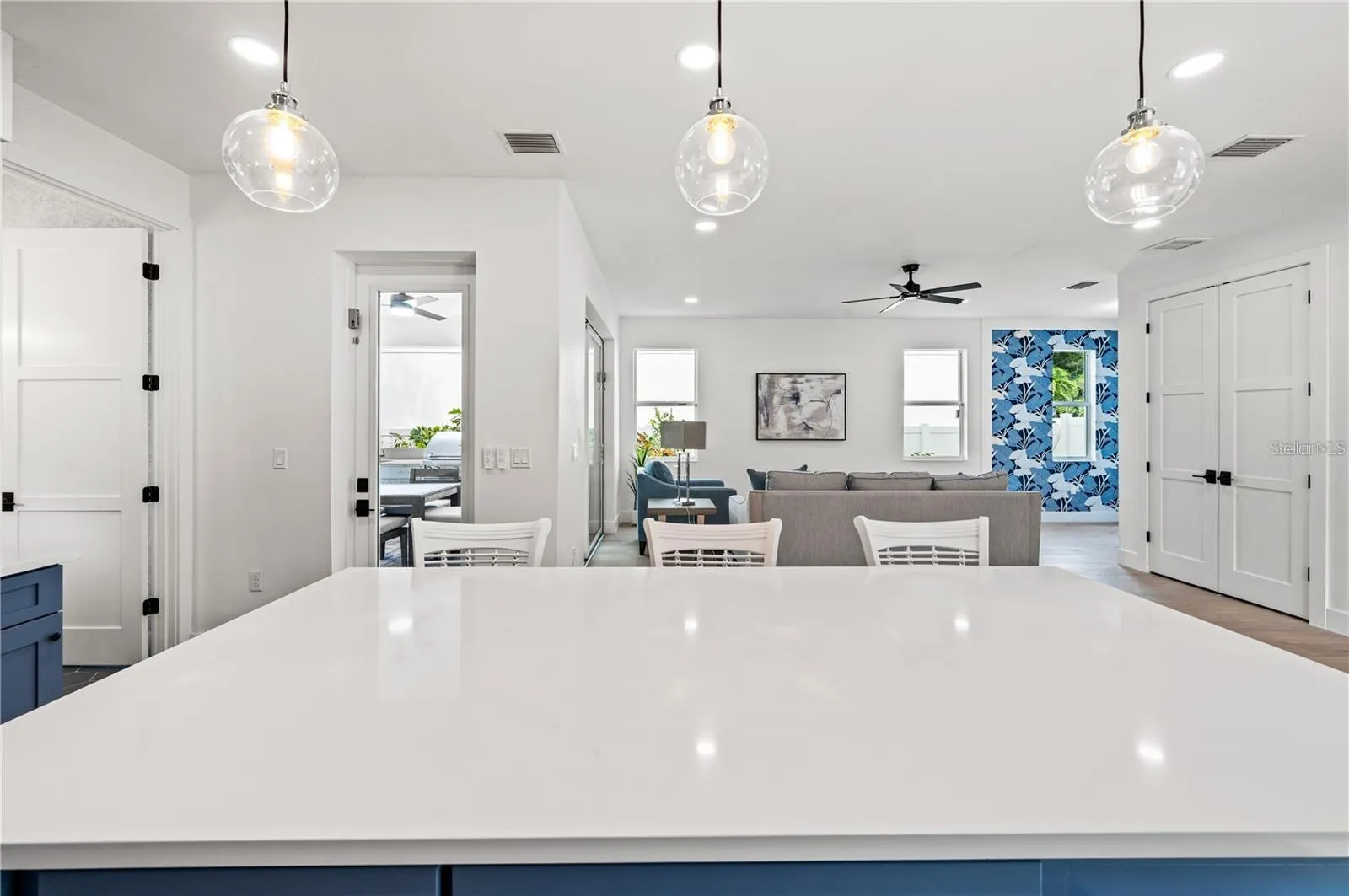 1647 SIESTA DR