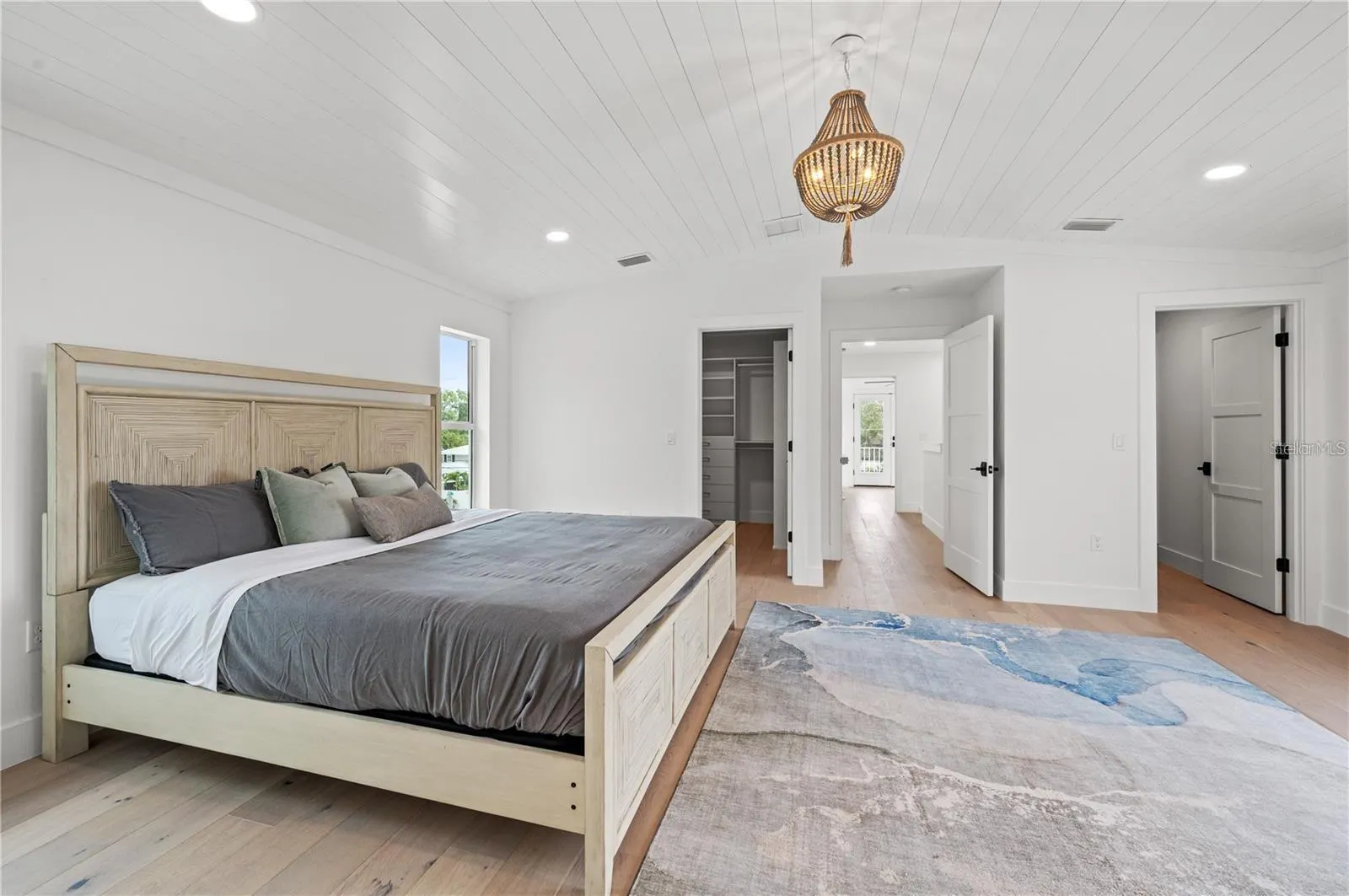 1647 SIESTA DR