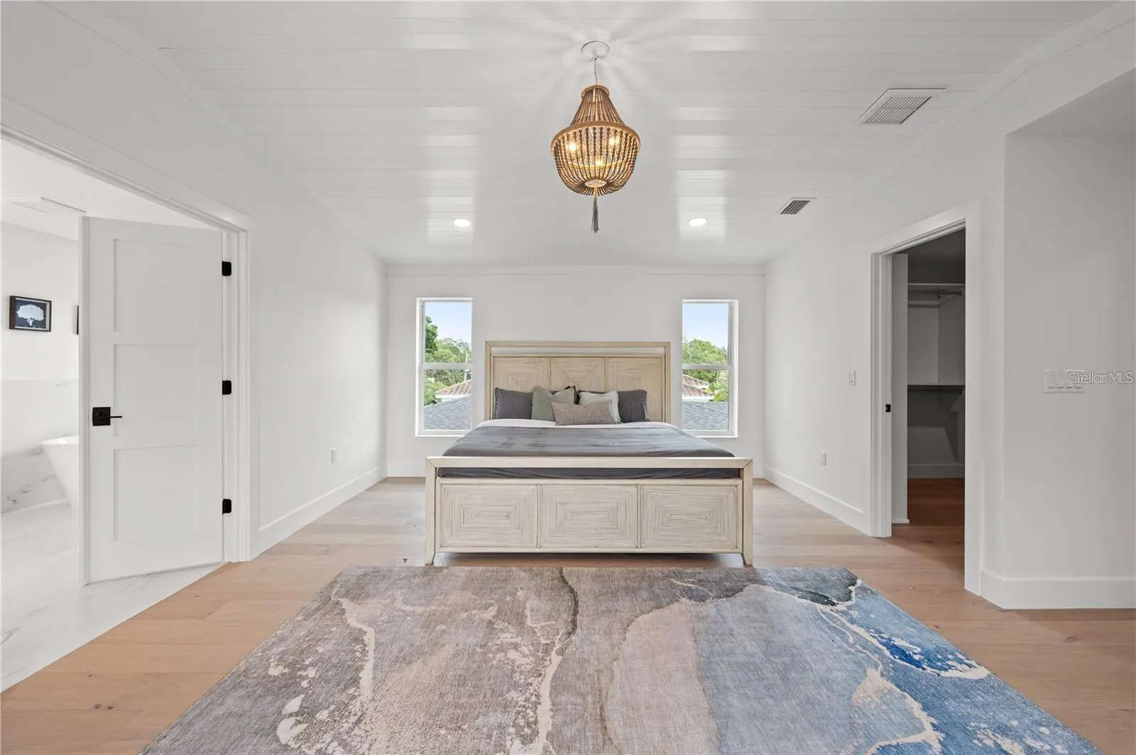1647 SIESTA DR