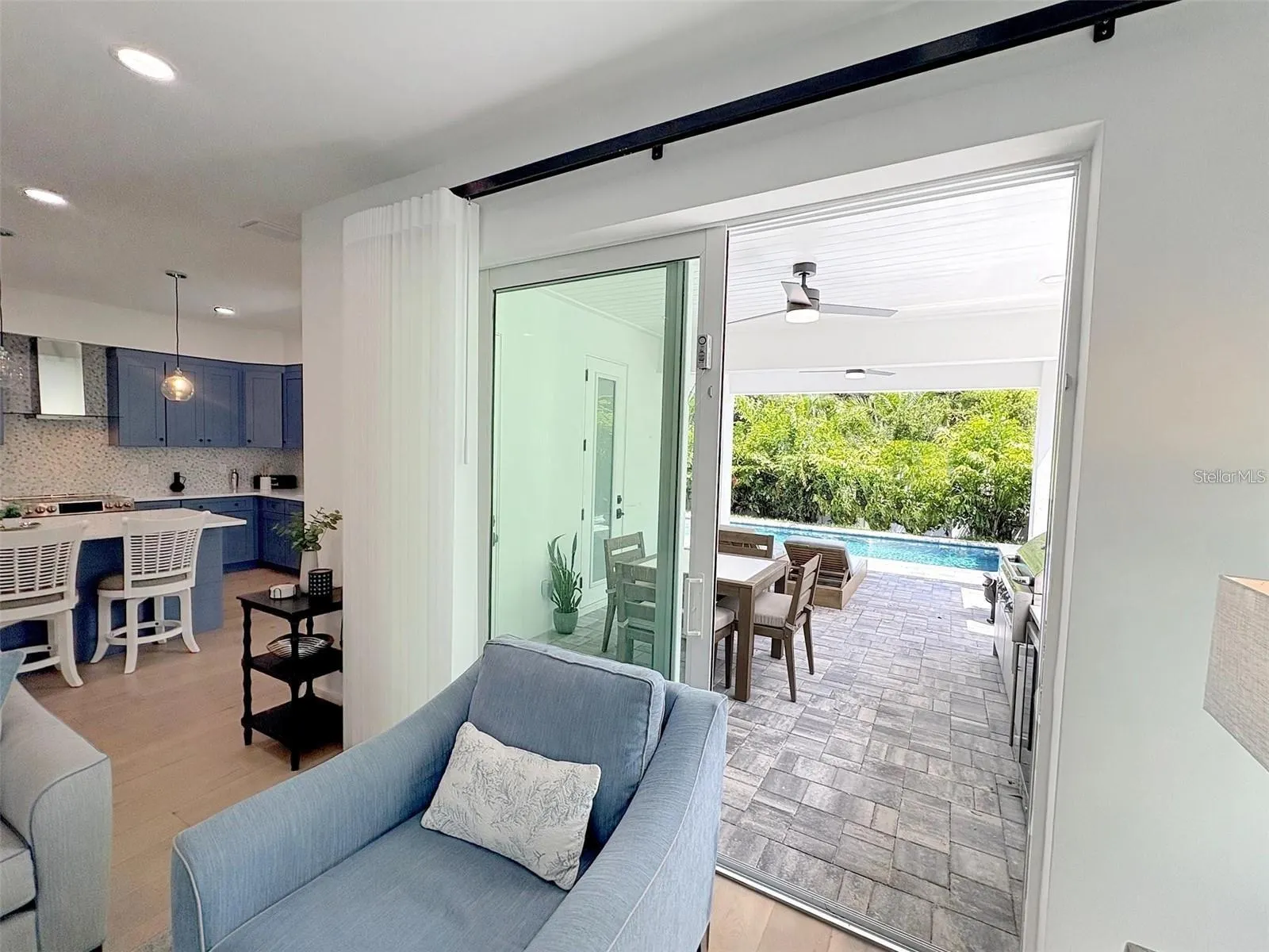 1647 SIESTA DR
