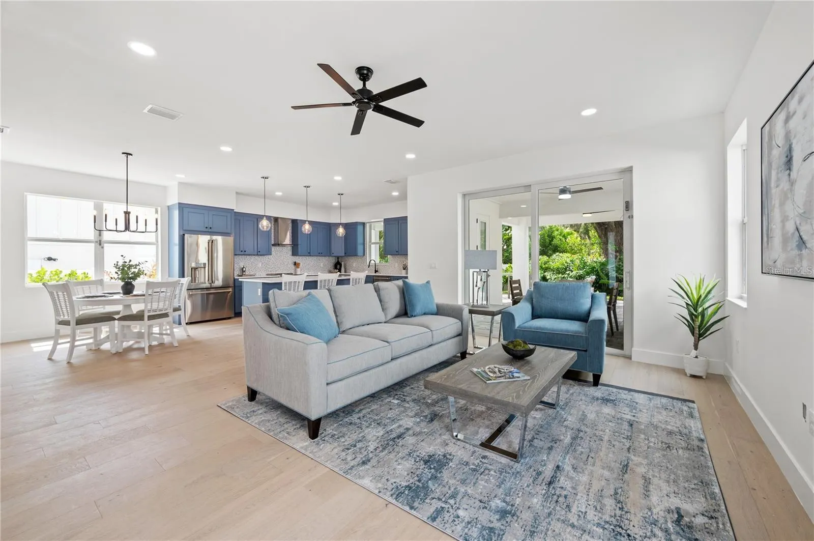 1647 SIESTA DR